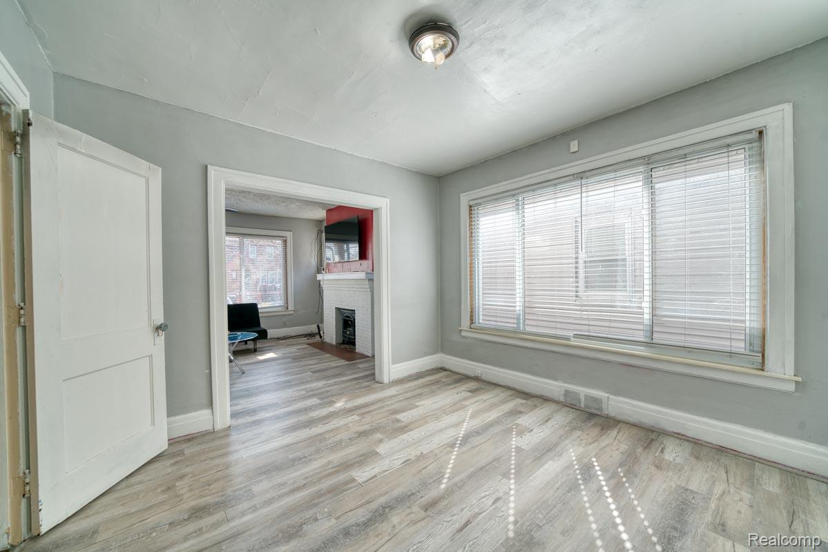 15509 Holmur Street Property Photo 15