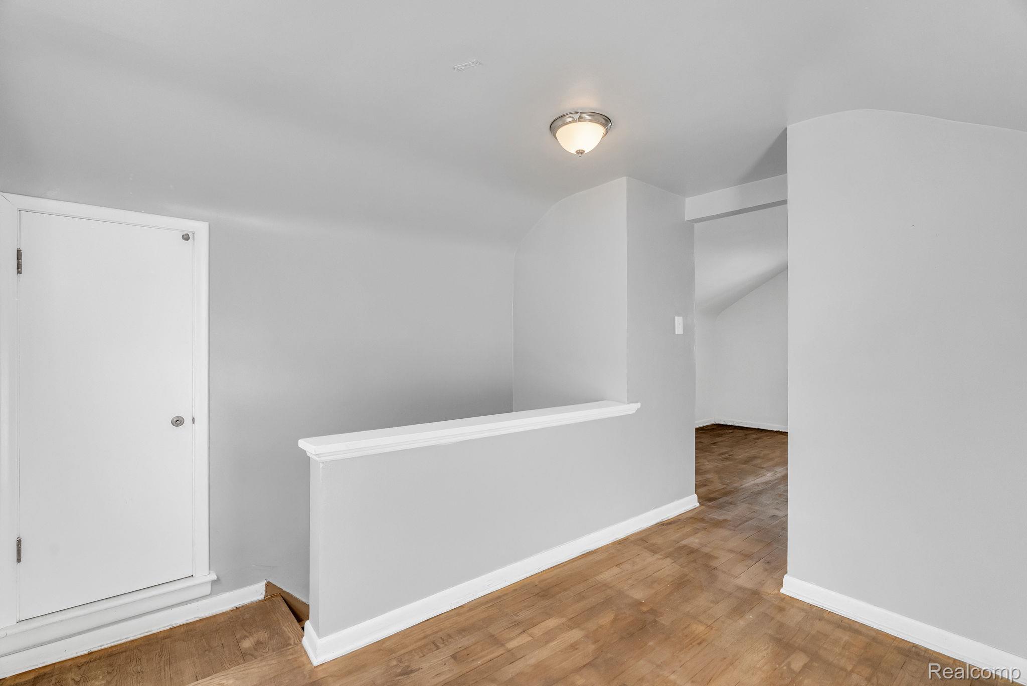 6235 Rosemont Avenue Property Photo 22