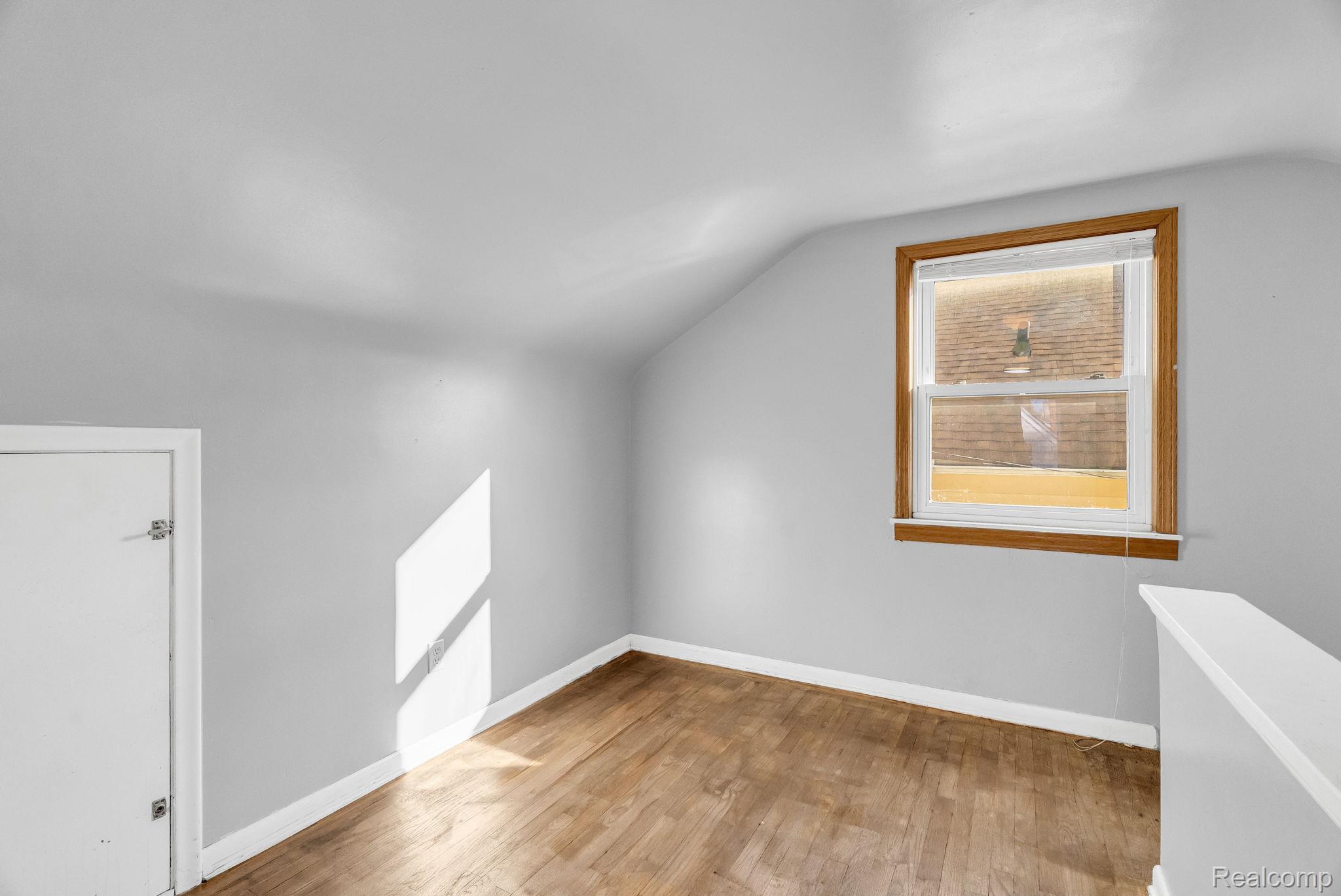 6235 Rosemont Avenue Property Photo 23