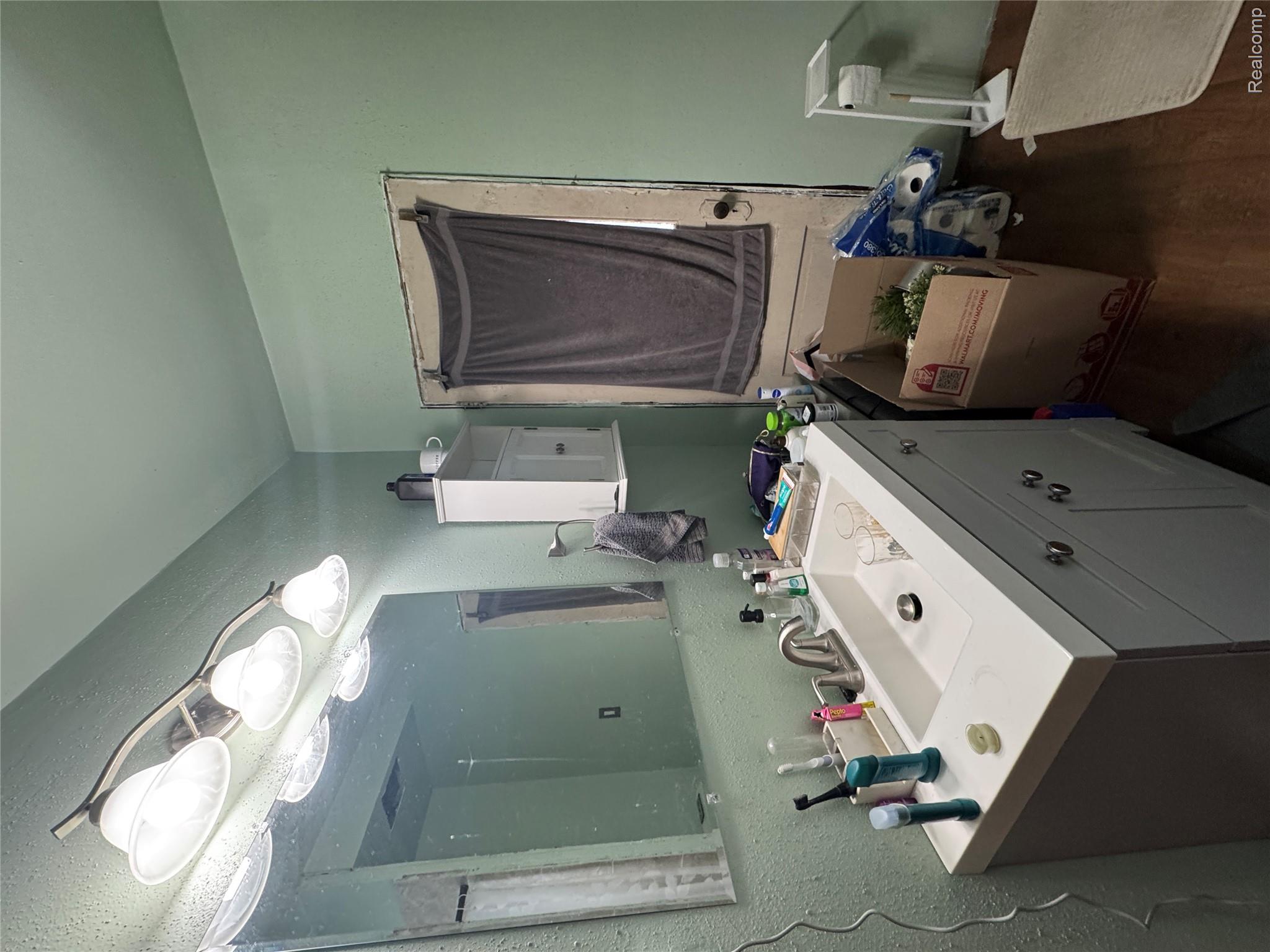 148 Waverly Street Property Photo 13