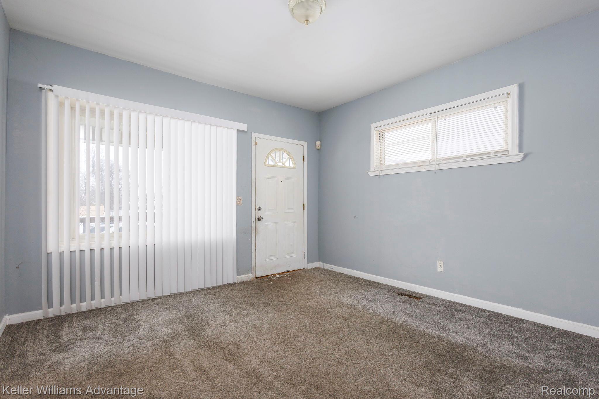 11727 Dyar Street Property Photo 3
