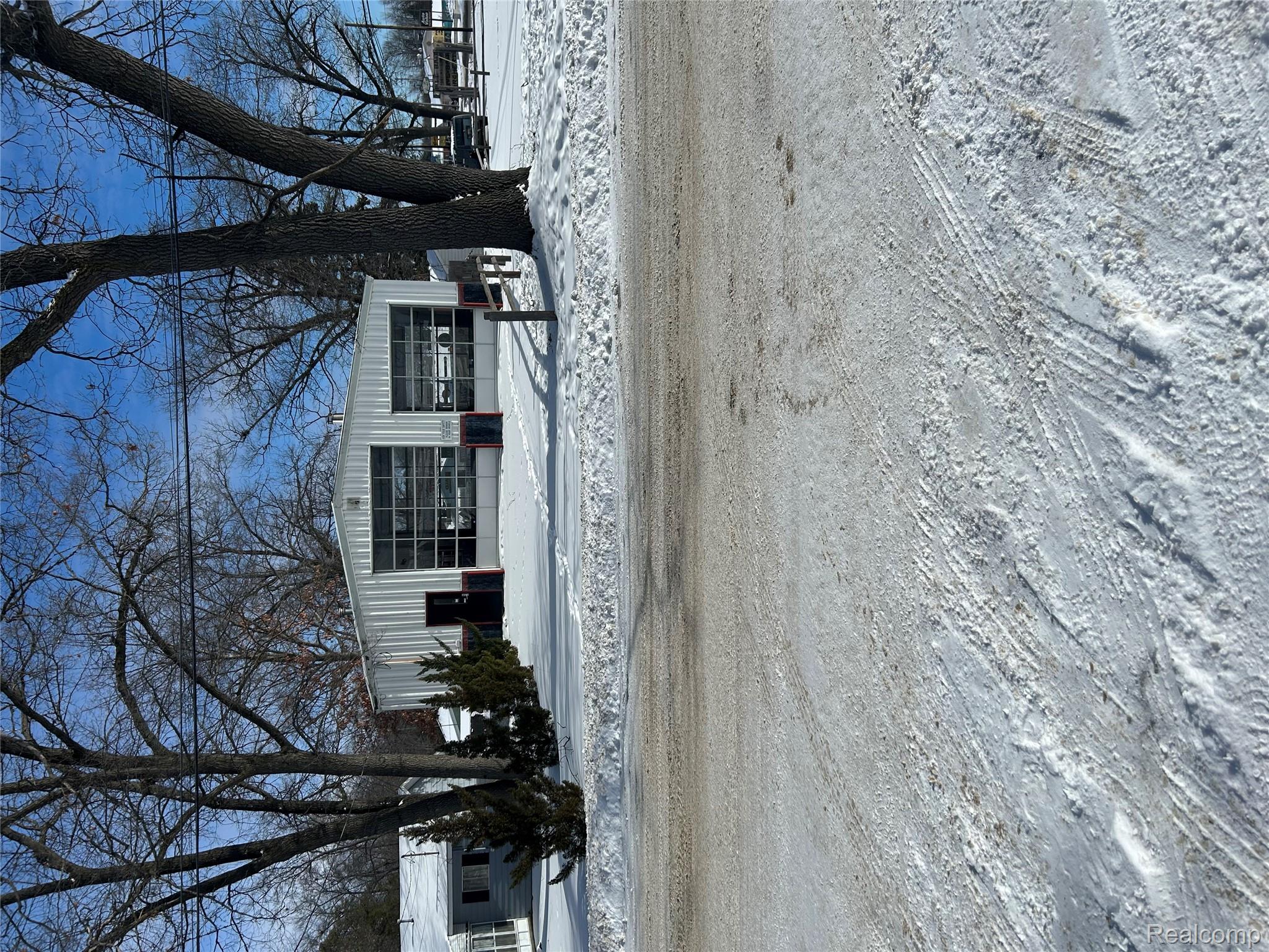 3044 W Houghton Lake Drive Property Photo 1