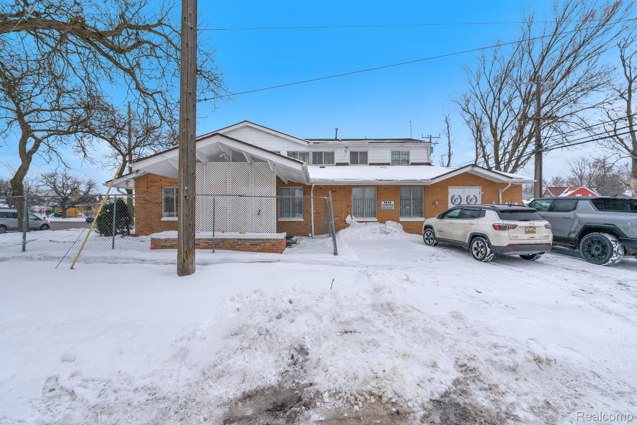 19301 Van Dyke Street Property Photo 8
