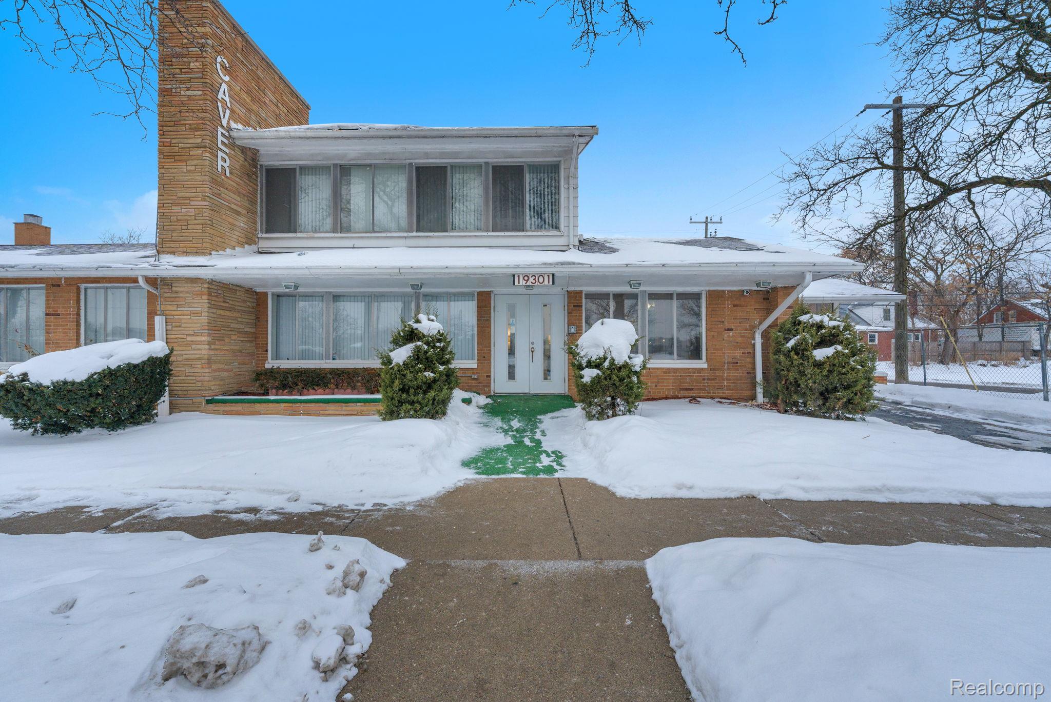 19301 Van Dyke Street Property Photo 11