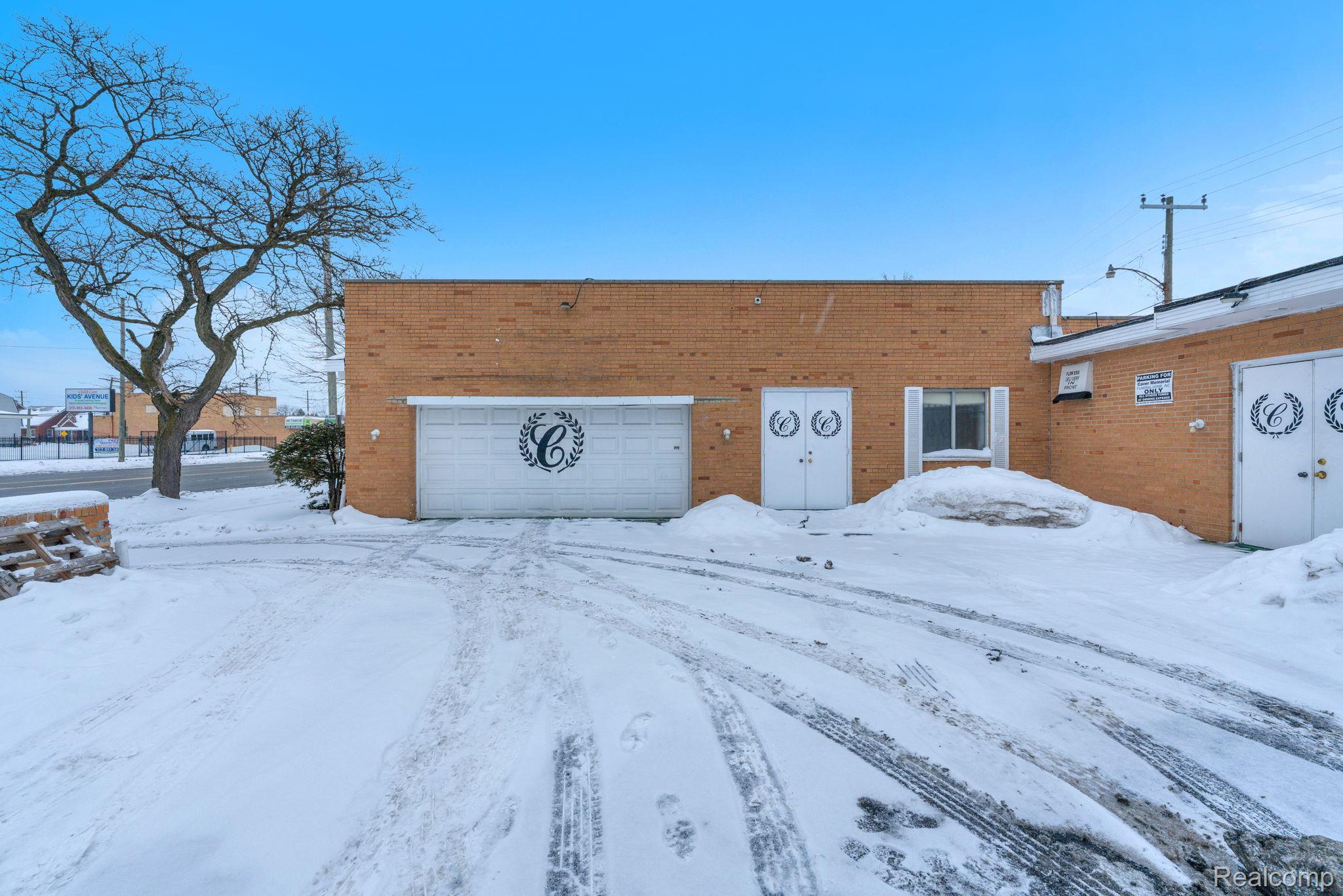 19301 Van Dyke Street Property Photo 12