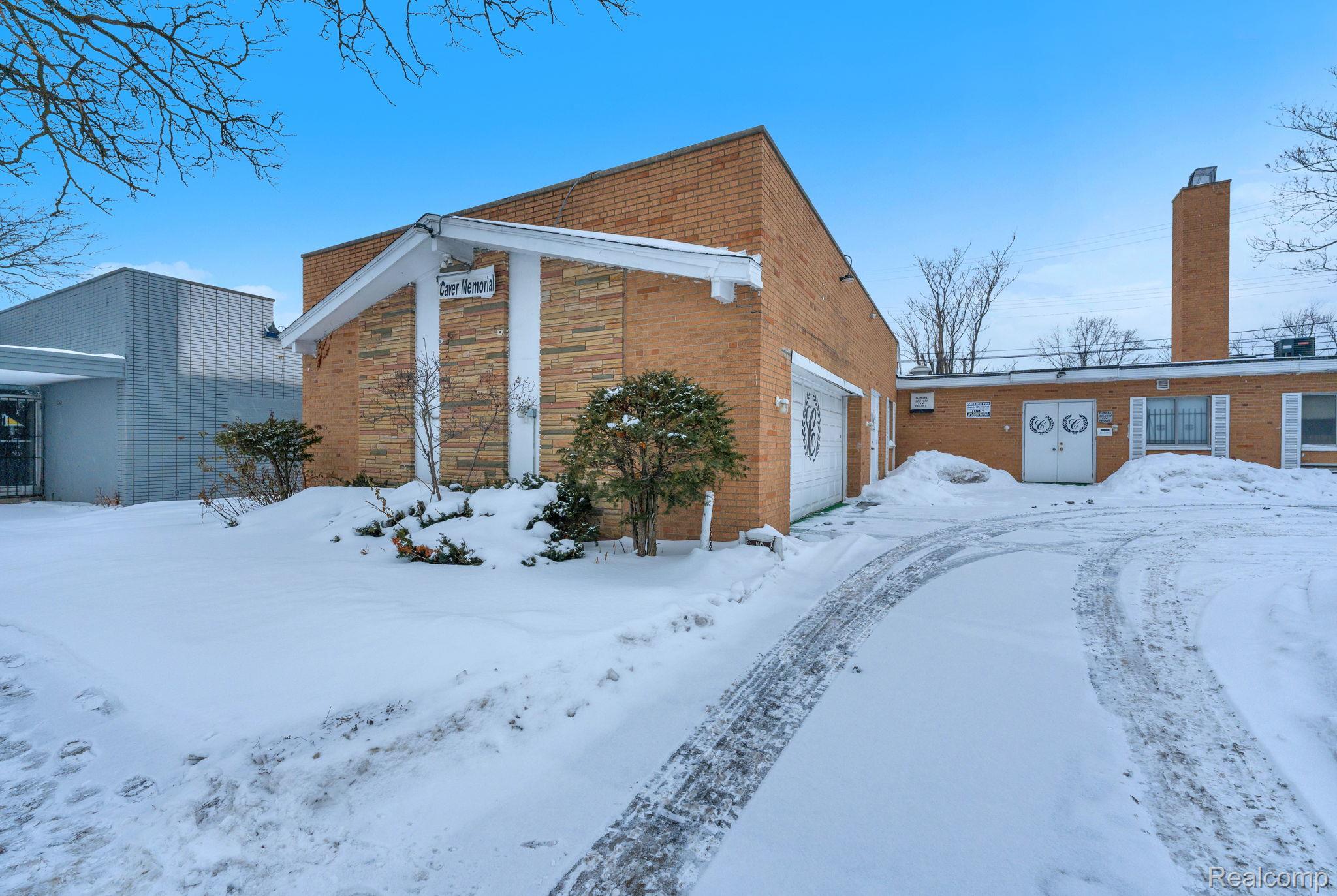 19301 Van Dyke Street Property Photo 15