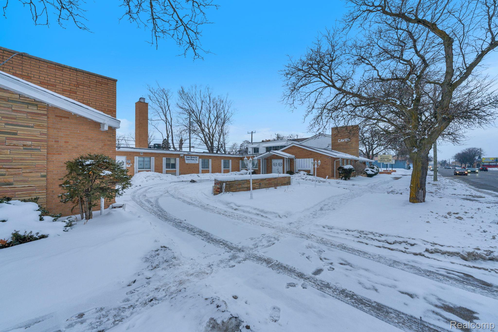 19301 Van Dyke Street Property Photo 16