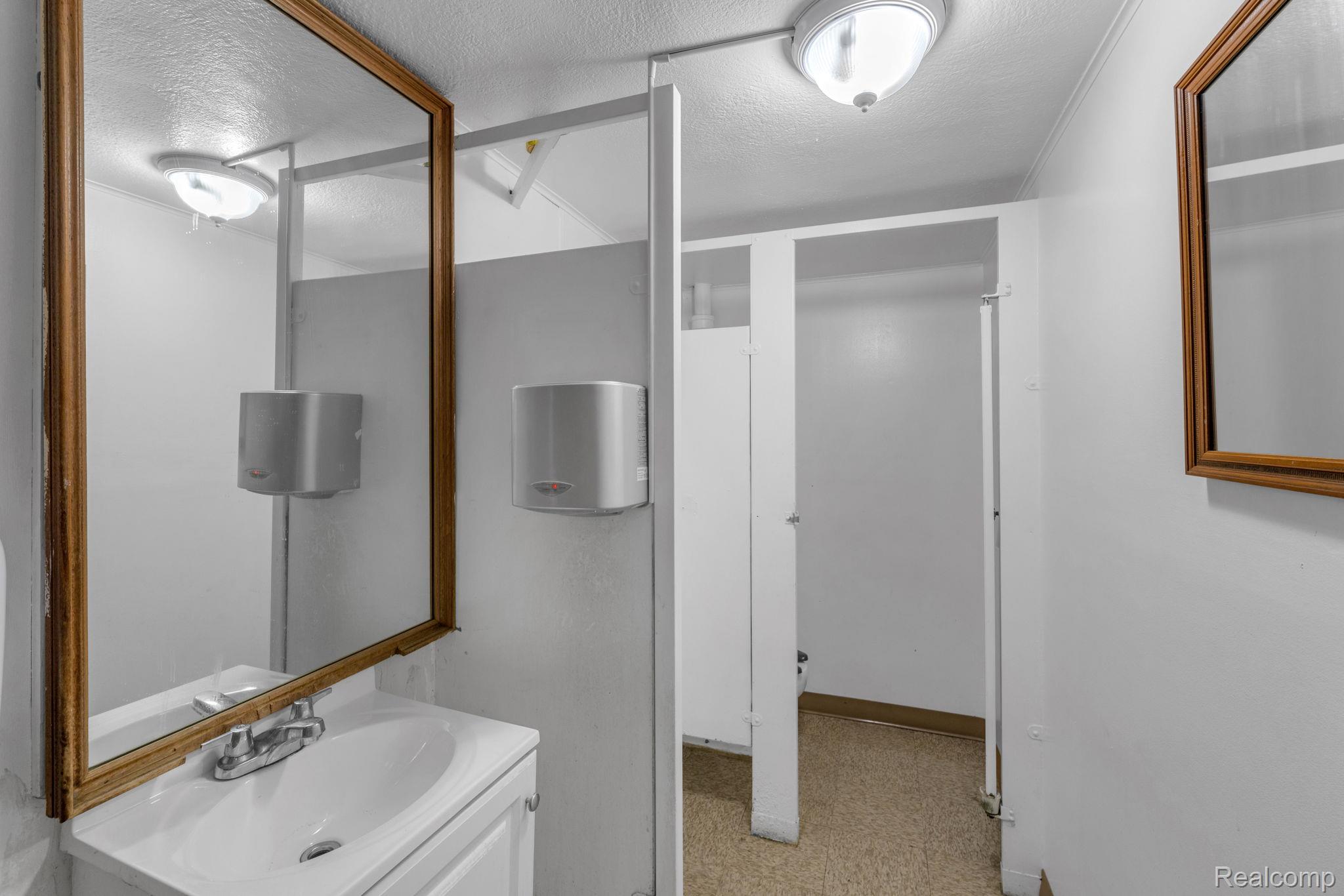 19301 Van Dyke Street Property Photo 39