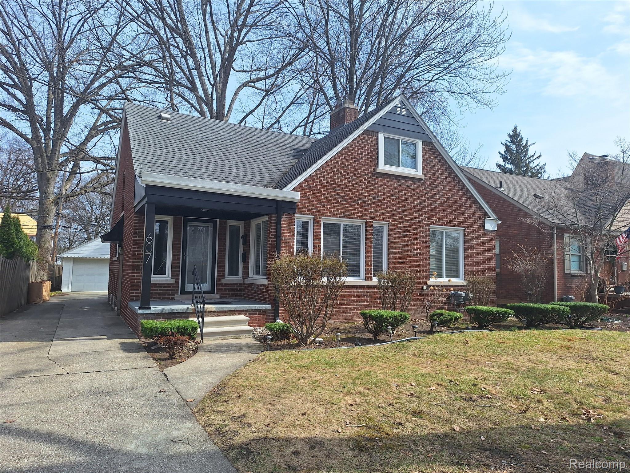 607 S Connecticut Avenue Property Photo 1