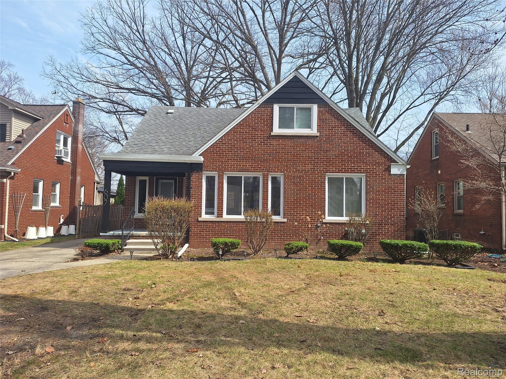 607 S Connecticut Avenue Property Photo 2
