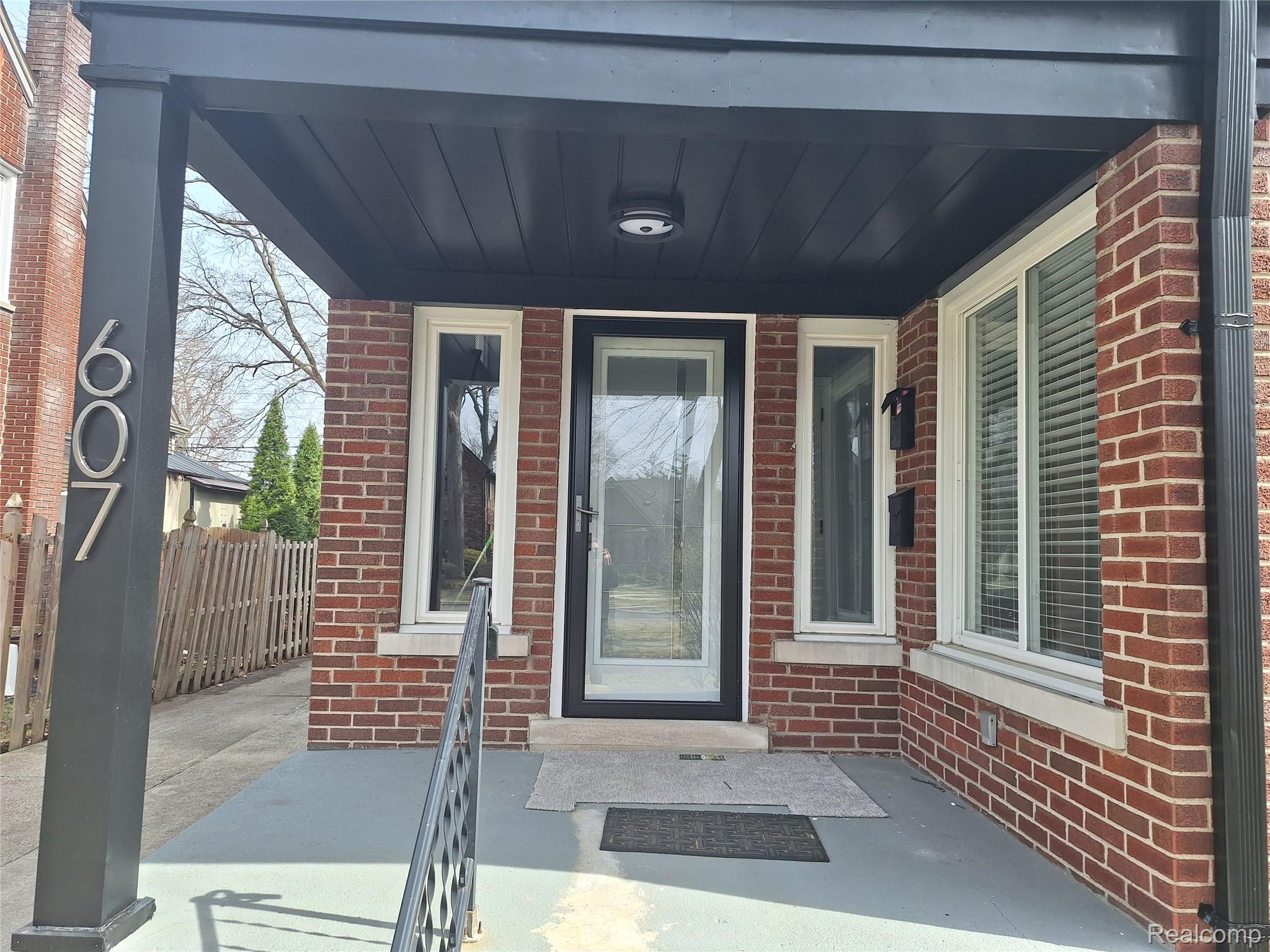 607 S Connecticut Avenue Property Photo 3