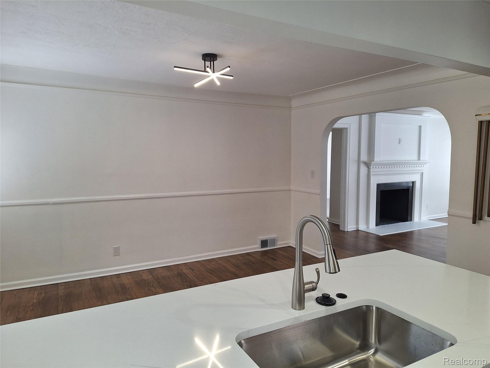 607 S Connecticut Avenue Property Photo 13
