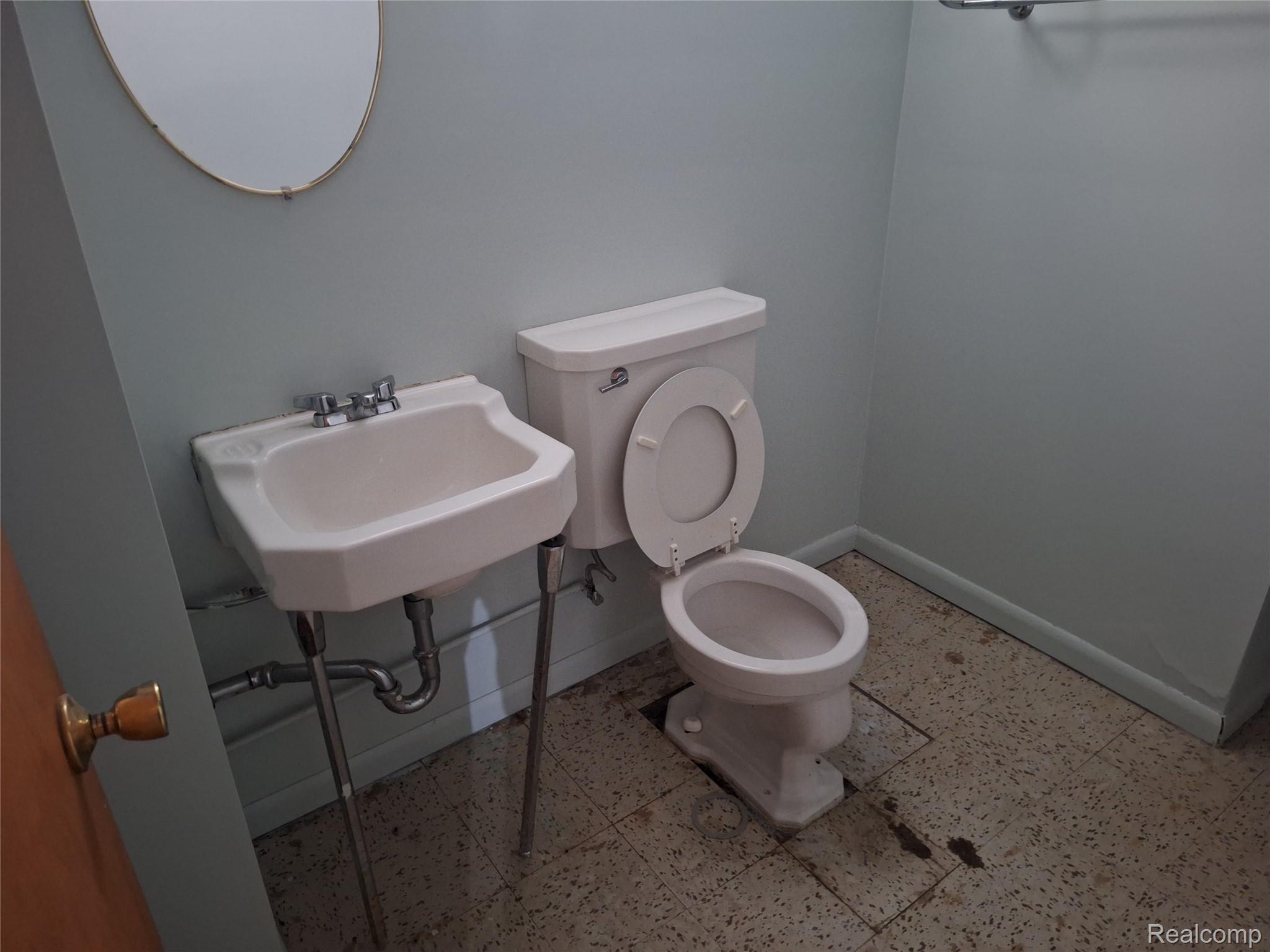 607 S Connecticut Avenue Property Photo 21