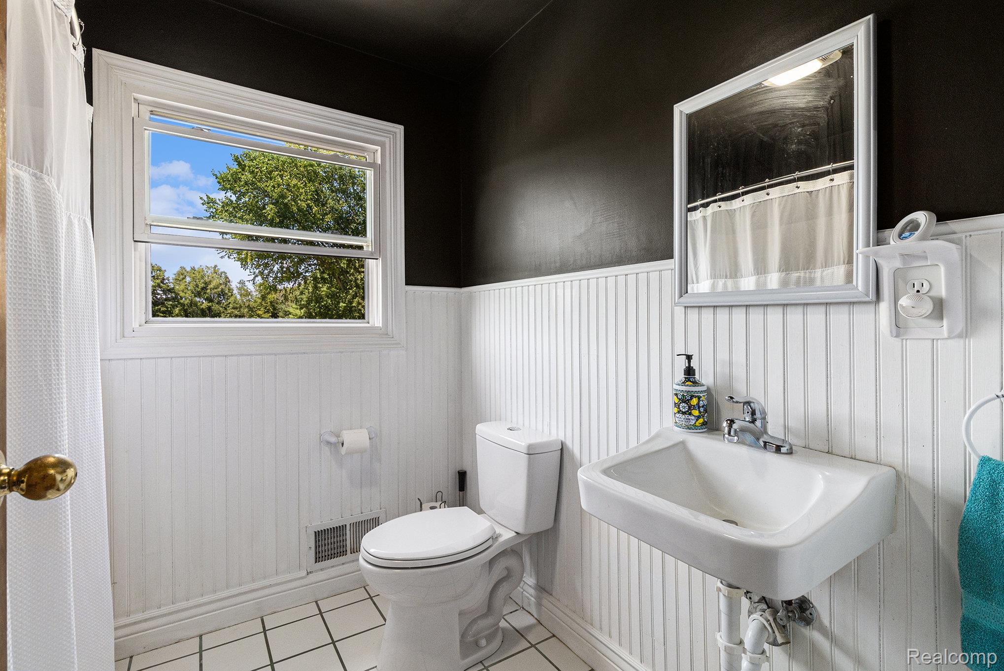 5083 Curtis Road Property Photo 23