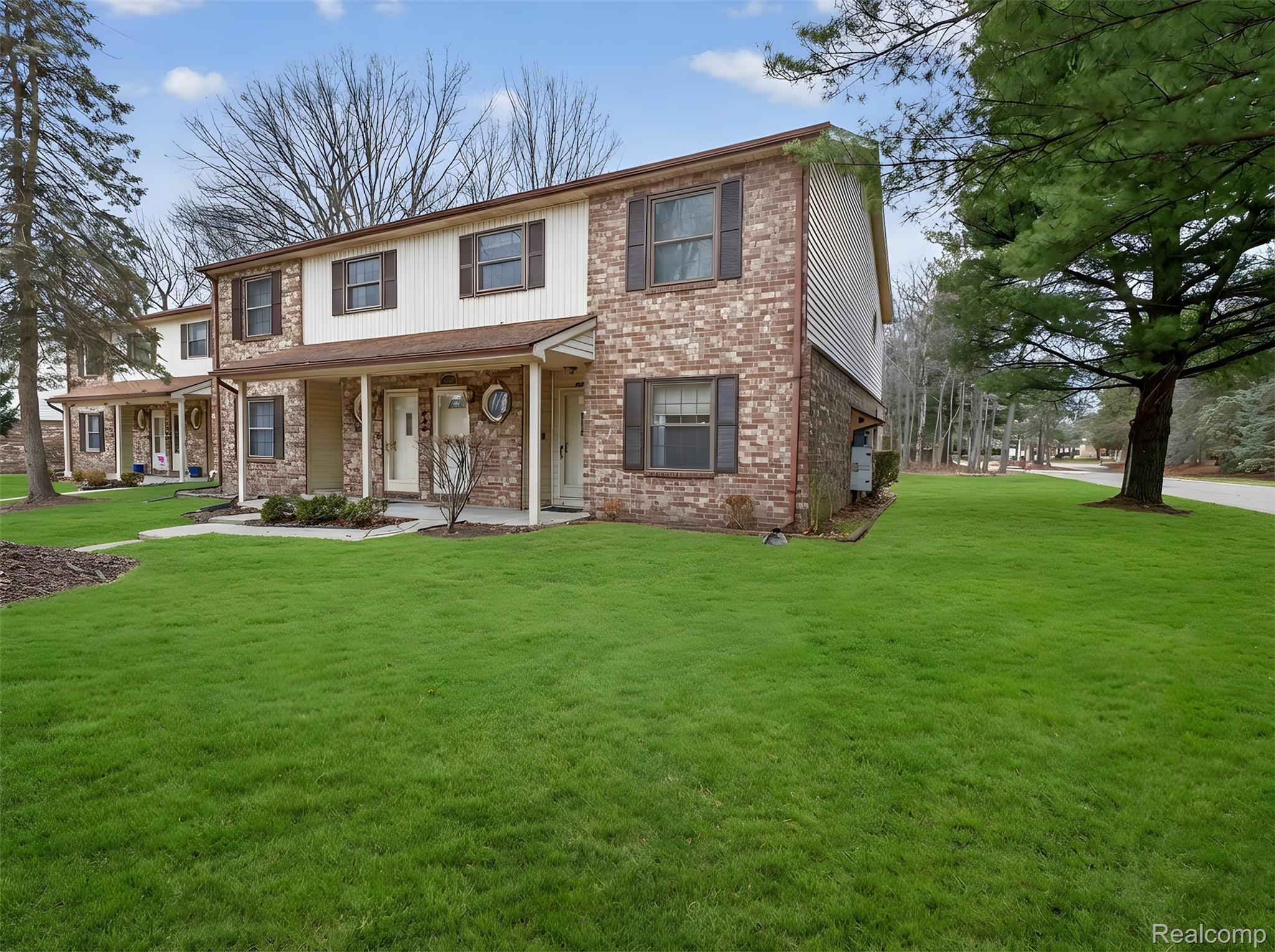 35652 Castlewood Court Property Photo 1