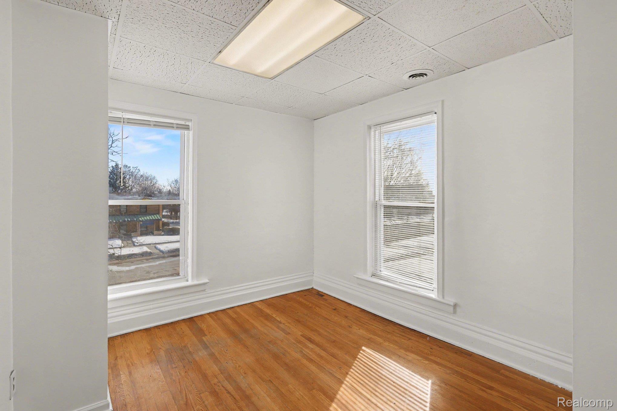 1031 N Washington Avenue Property Photo 25