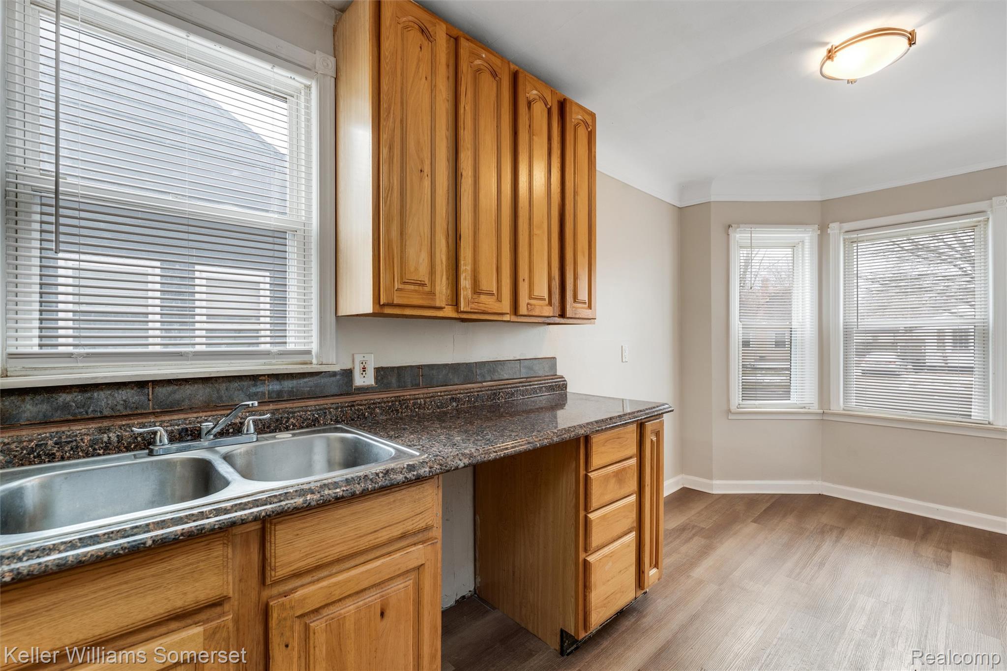 19163 Kenosha Street Property Photo 9