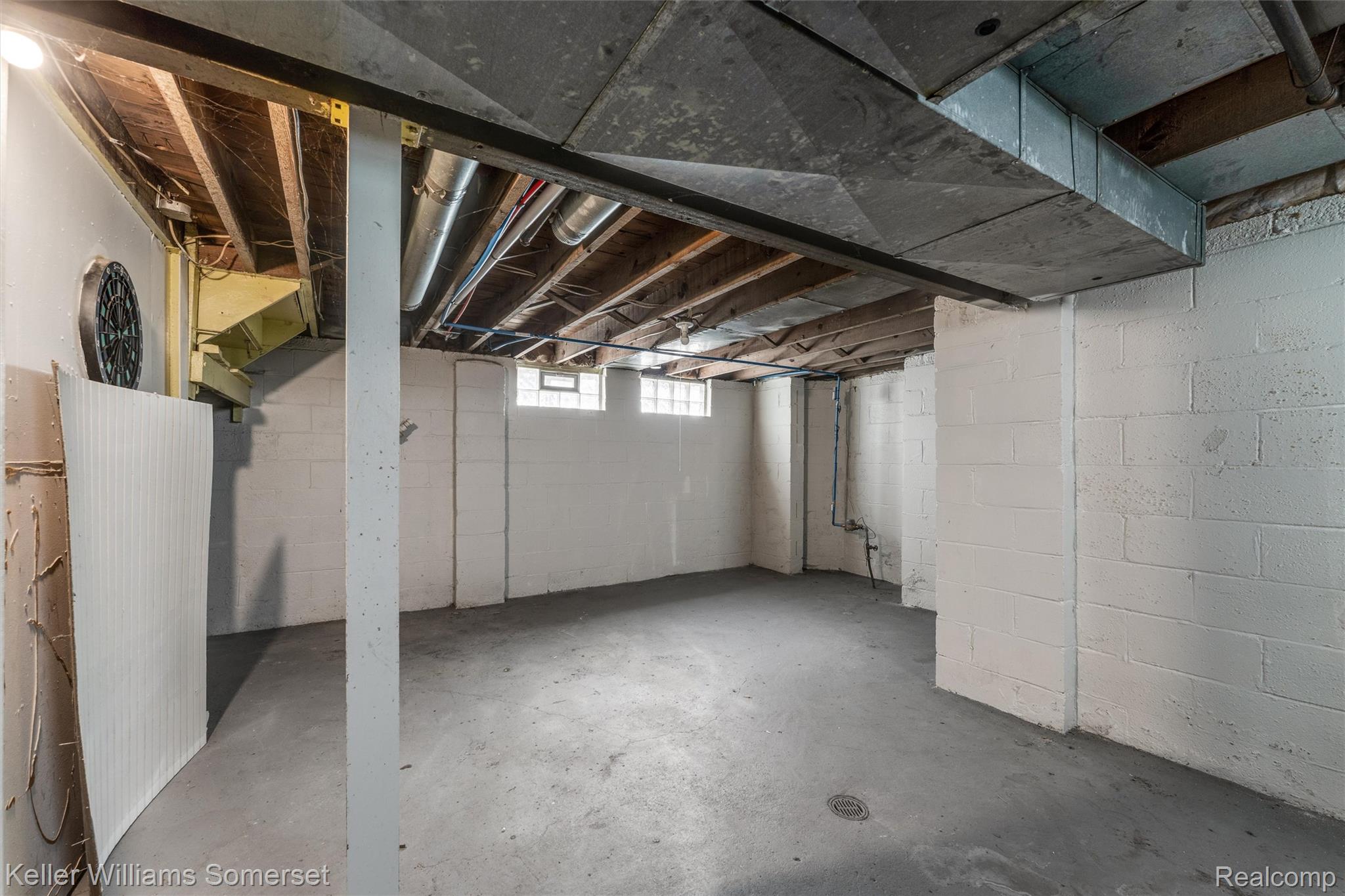 19163 Kenosha Street Property Photo 17