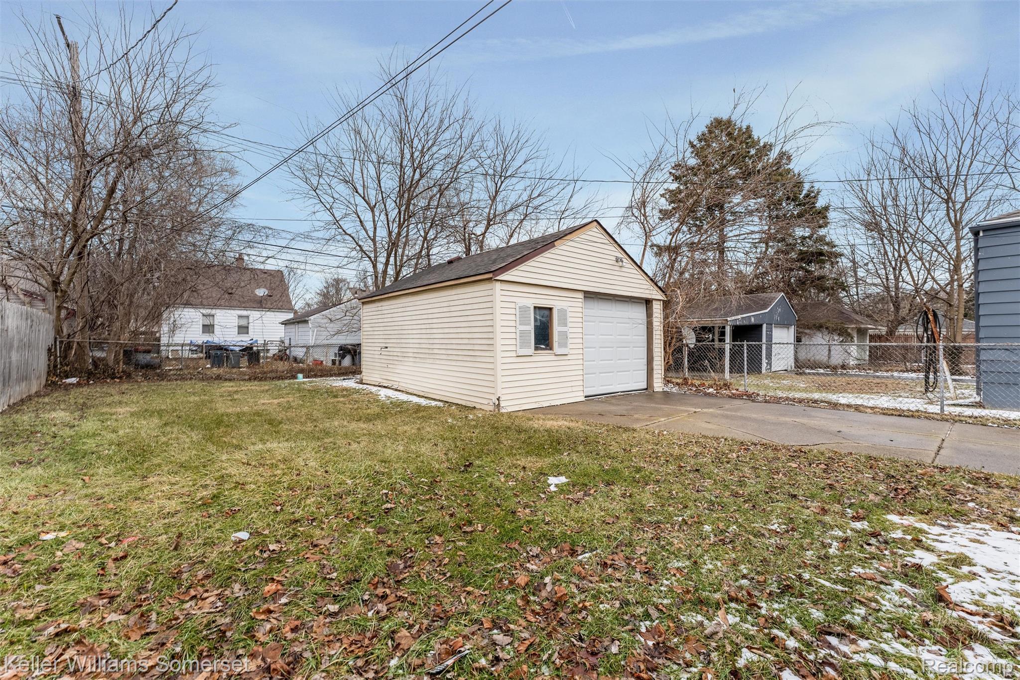 19163 Kenosha Street Property Photo 20