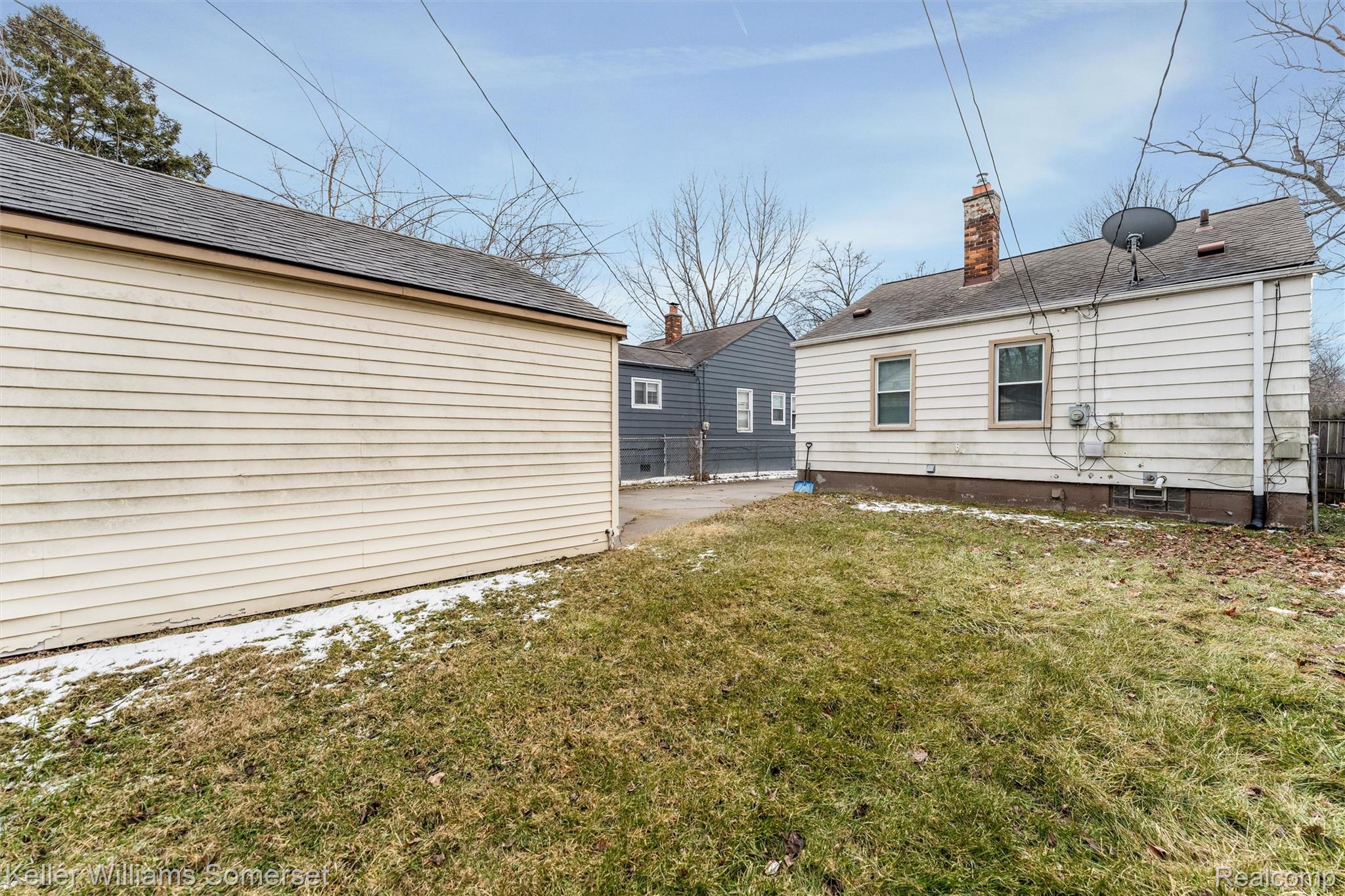 19163 Kenosha Street Property Photo 21