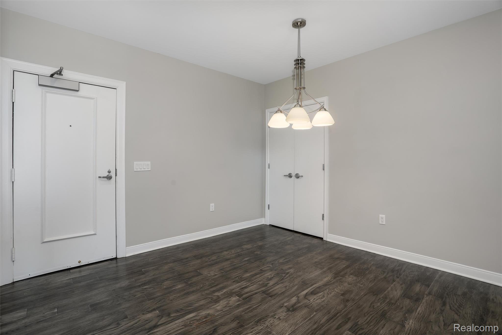 525 W Lafayette Boulevard Property Photo 7