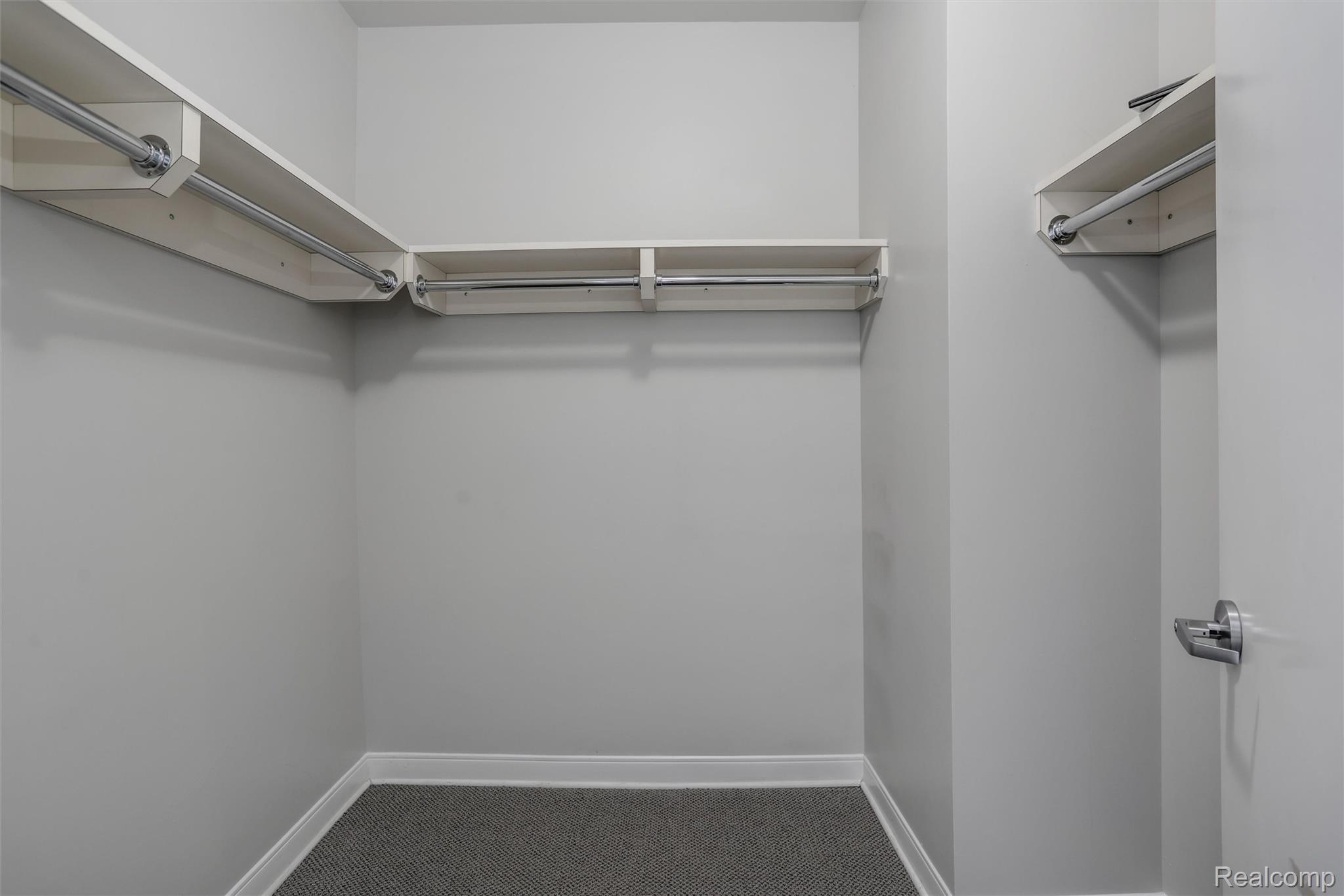 525 W Lafayette Boulevard Property Photo 9