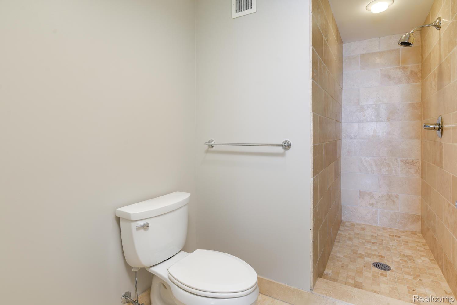 525 W Lafayette Boulevard Property Photo 22