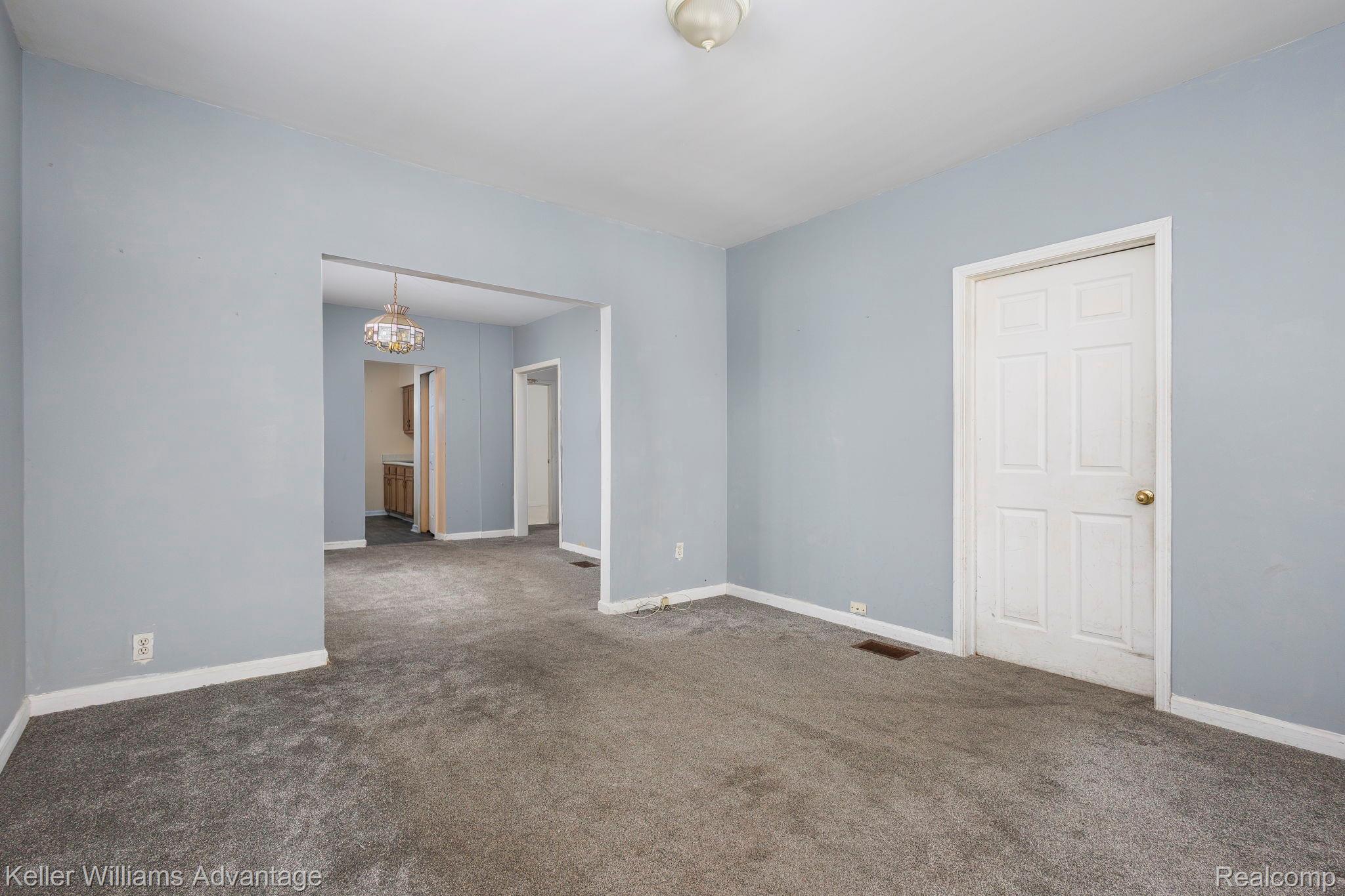 11727 Dyar Street Property Photo 3