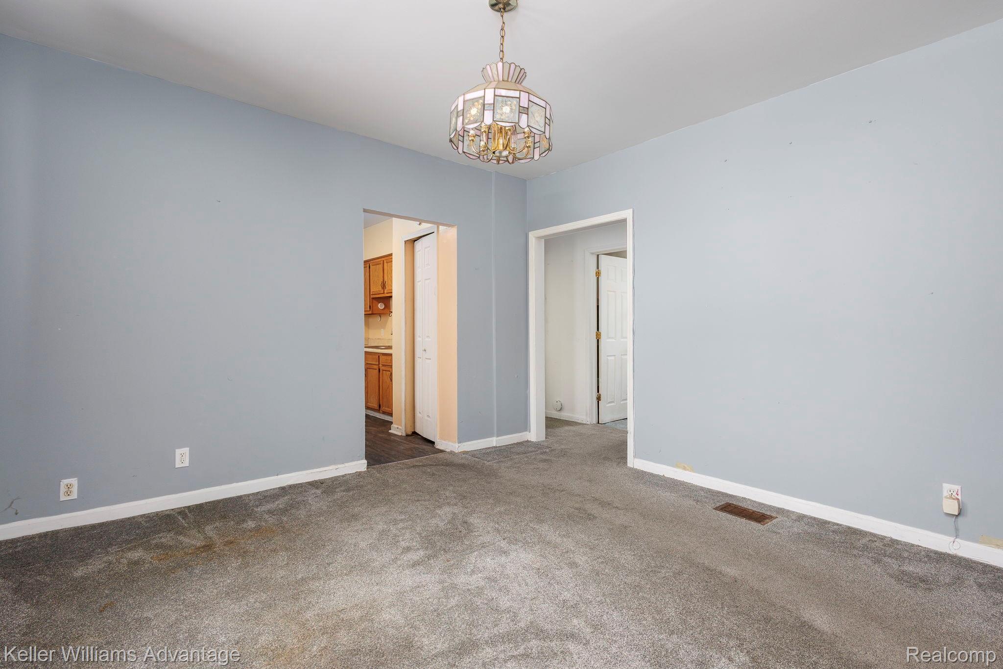 11727 Dyar Street Property Photo 4
