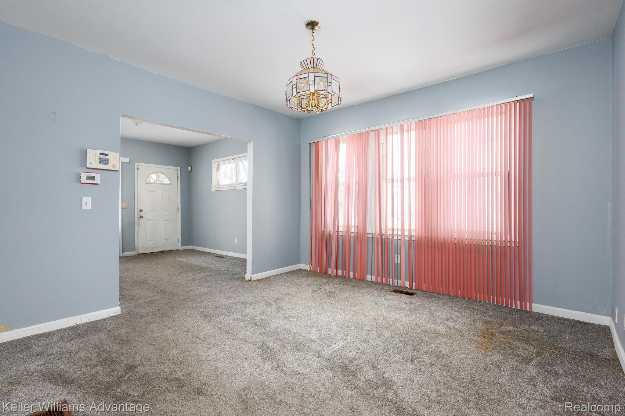 11727 Dyar Street Property Photo 6