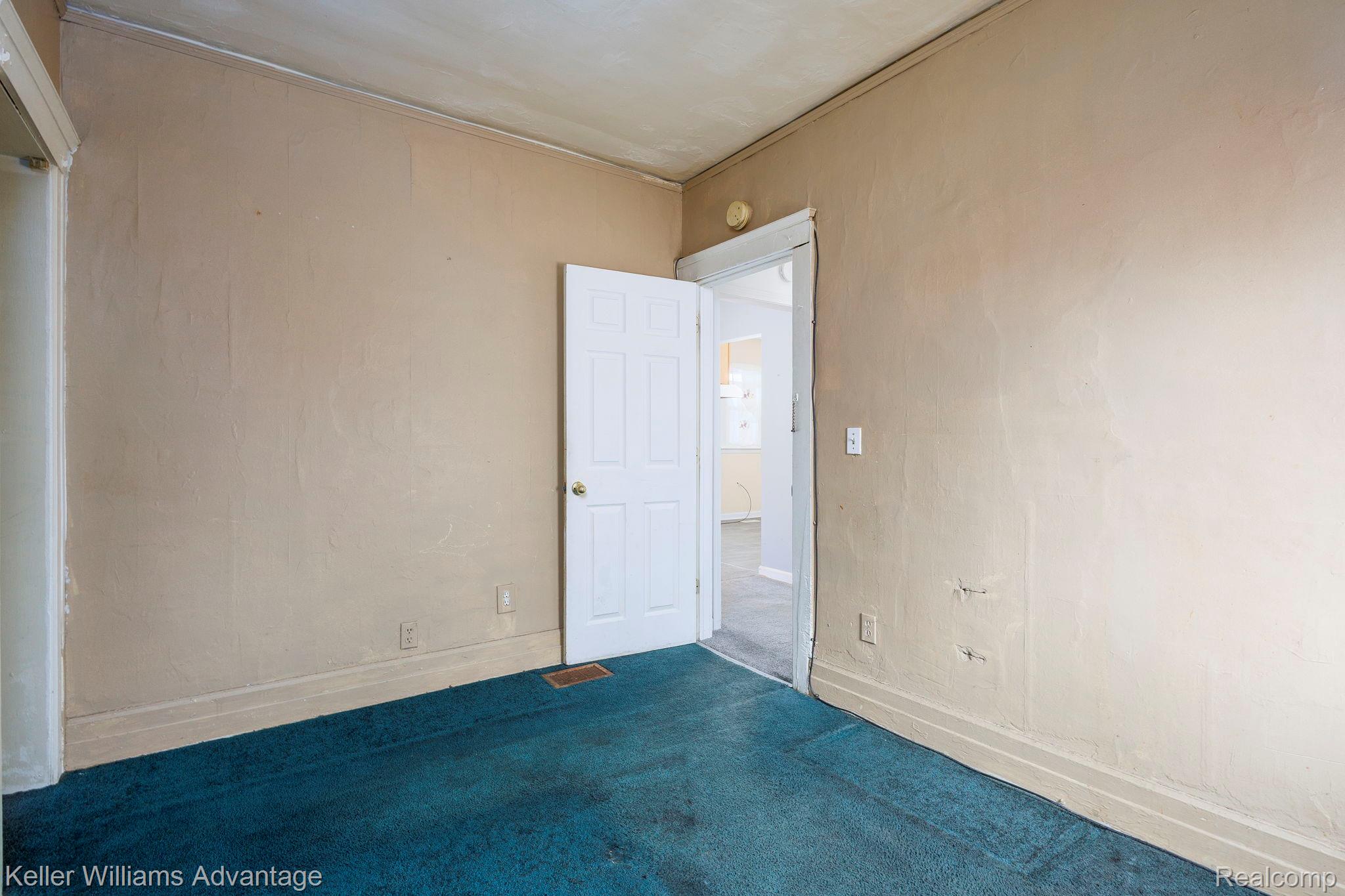 11727 Dyar Street Property Photo 12