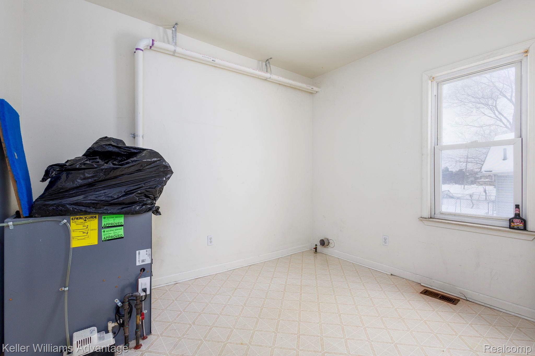 11727 Dyar Street Property Photo 13