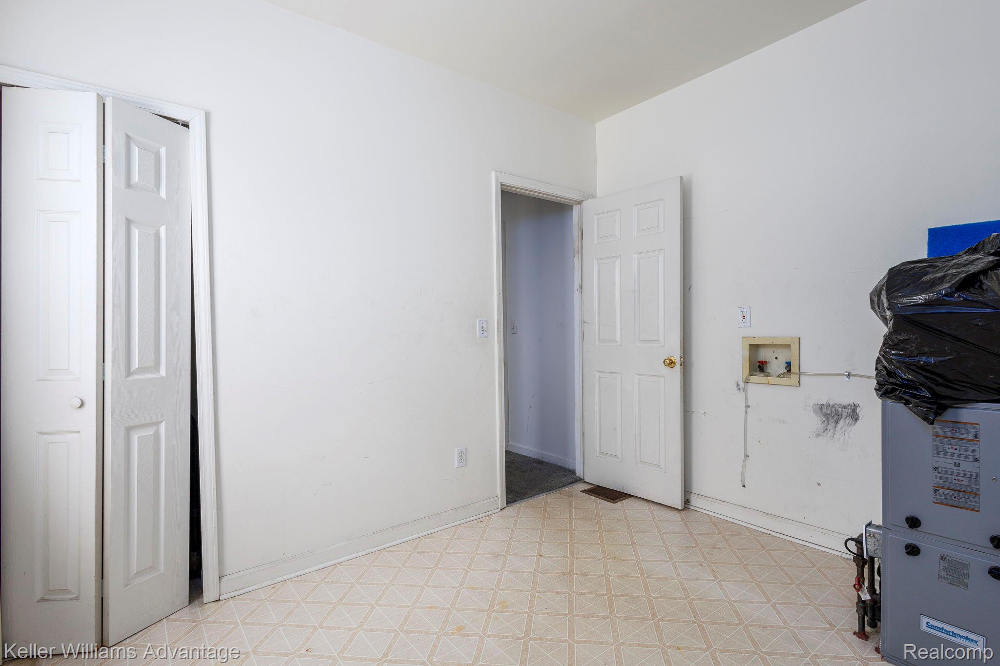 11727 Dyar Street Property Photo 14