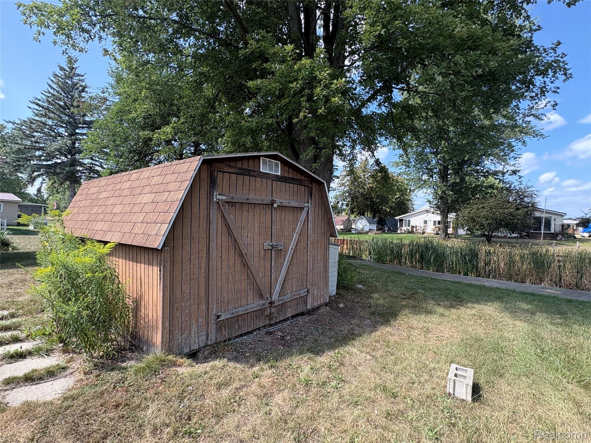 336 Twin Lake Road Property Photo 4