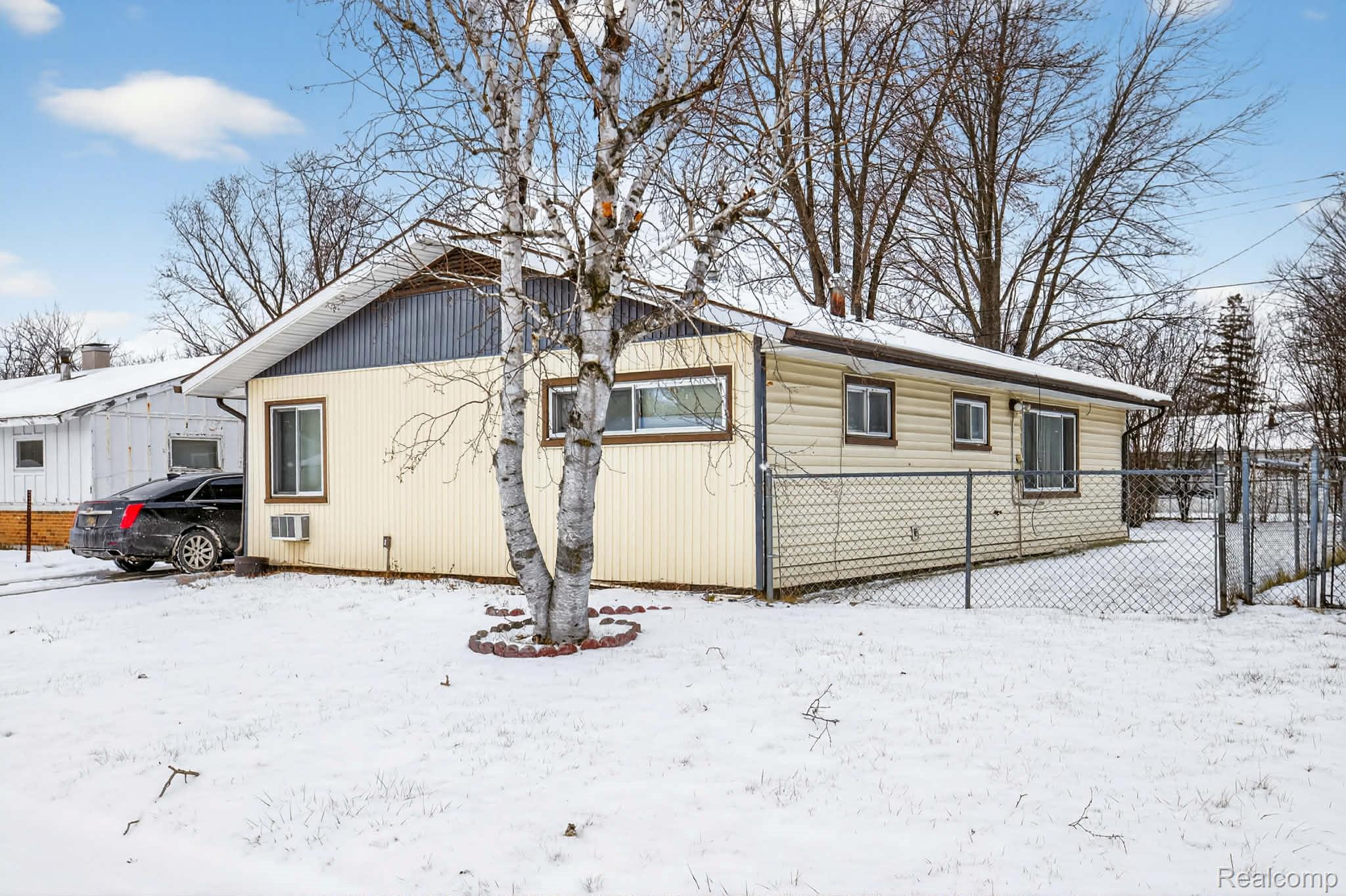 2835 Kensington Drive Property Photo 1