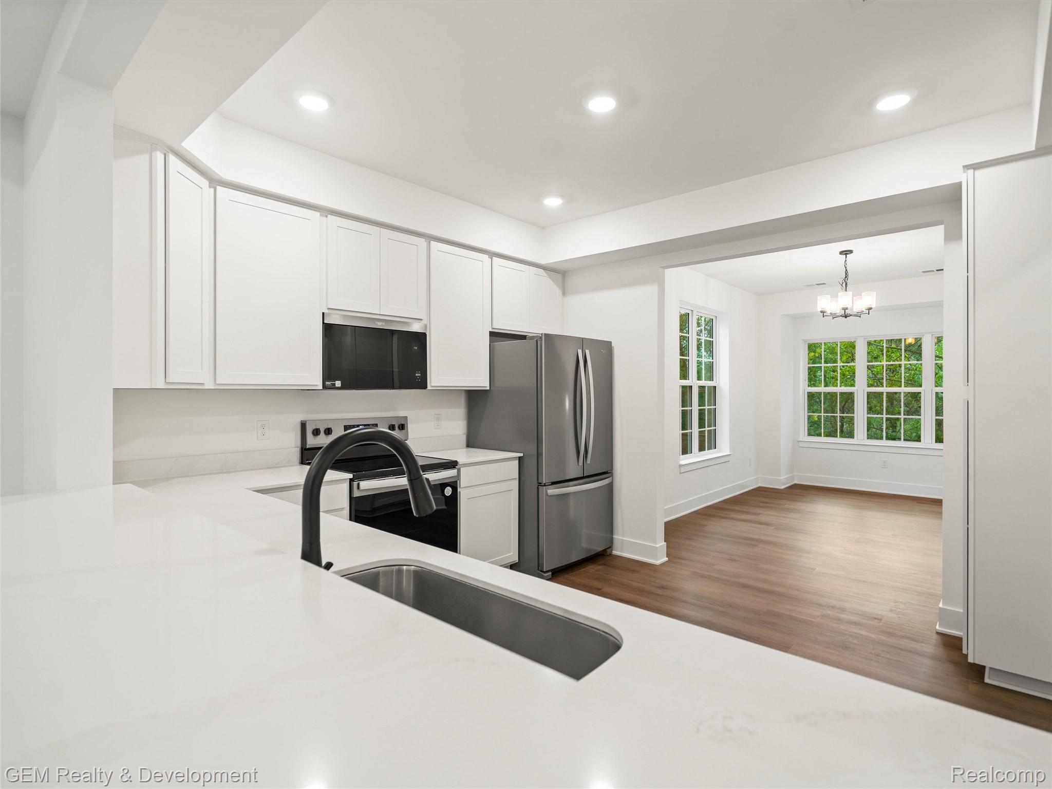 508 Village Lane Property Photo 8