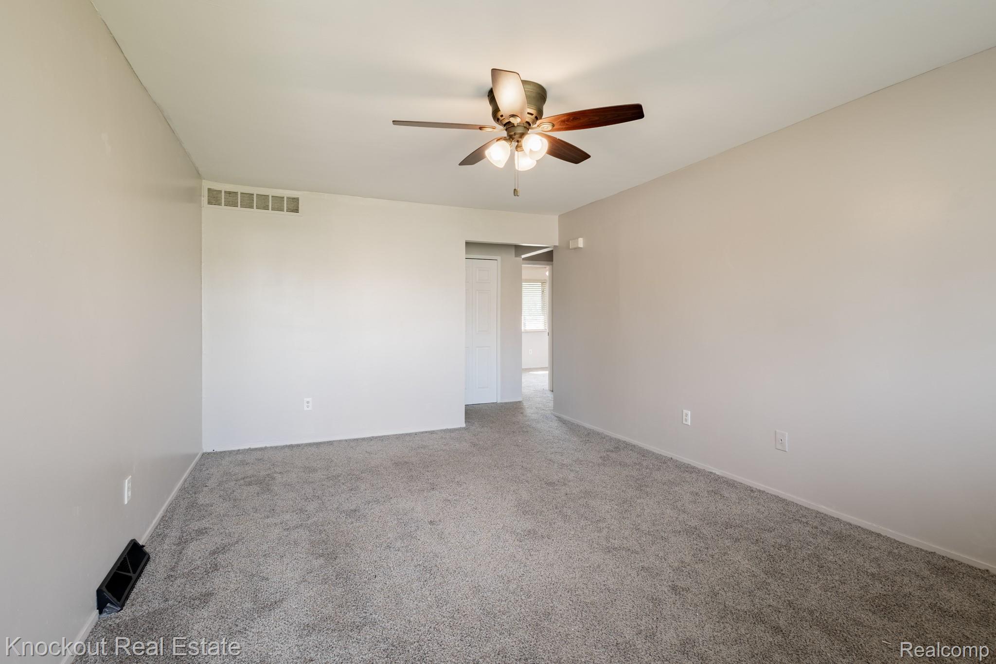 3782 Egan Street Property Photo 9