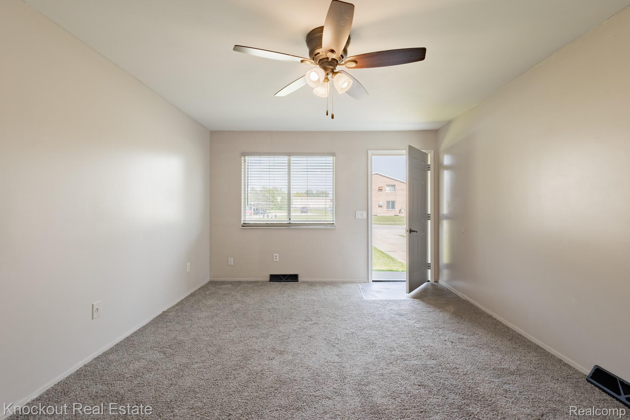 3782 Egan Street Property Photo 11