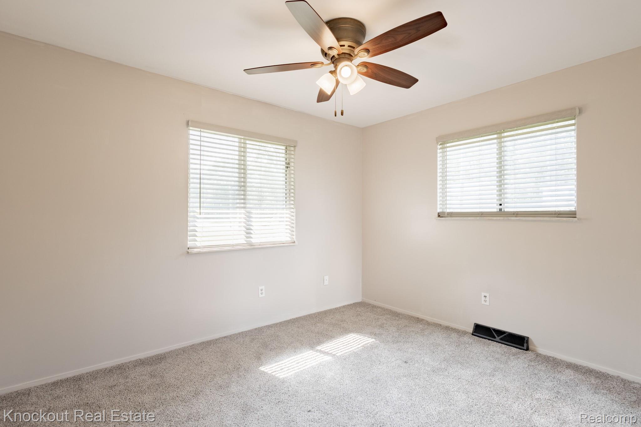 3782 Egan Street Property Photo 13
