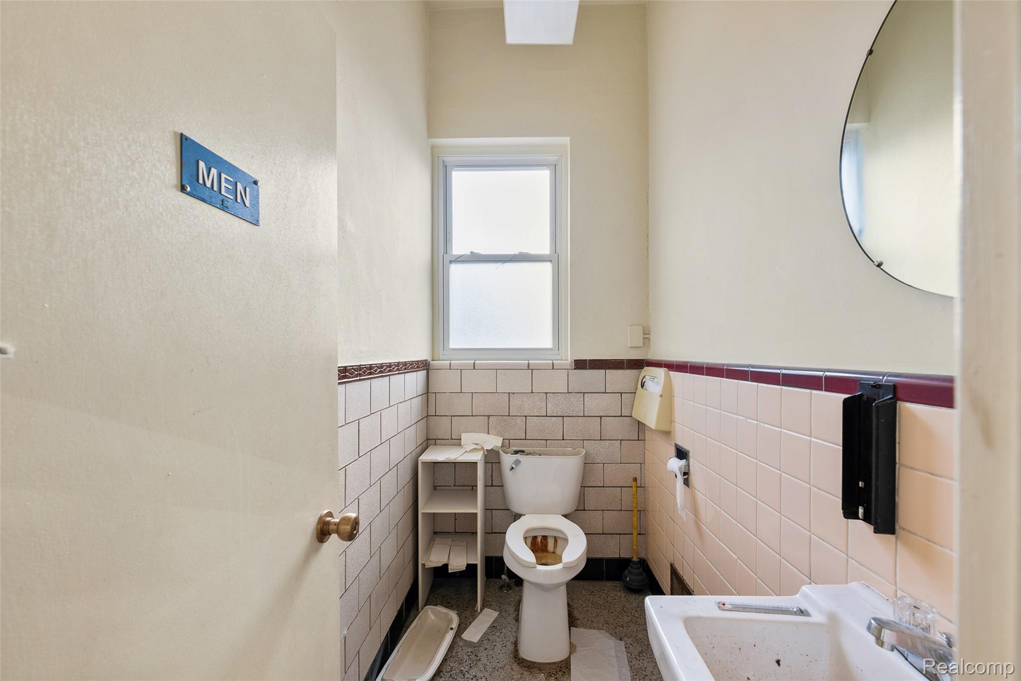 16625 Grand River Avenue Property Photo 12
