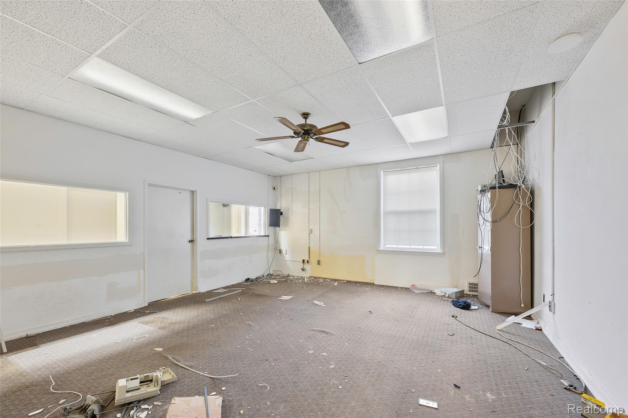 16625 Grand River Avenue Property Photo 14