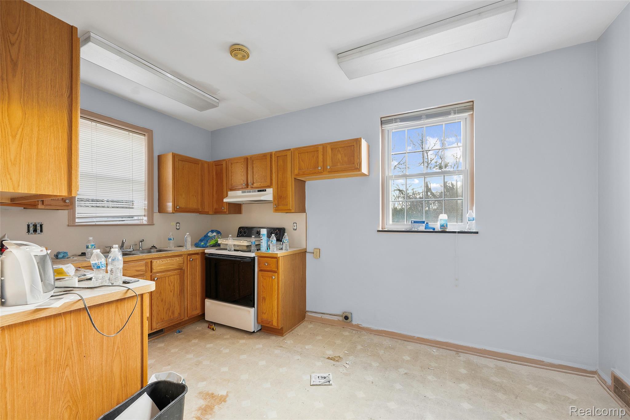 16625 Grand River Avenue Property Photo 19