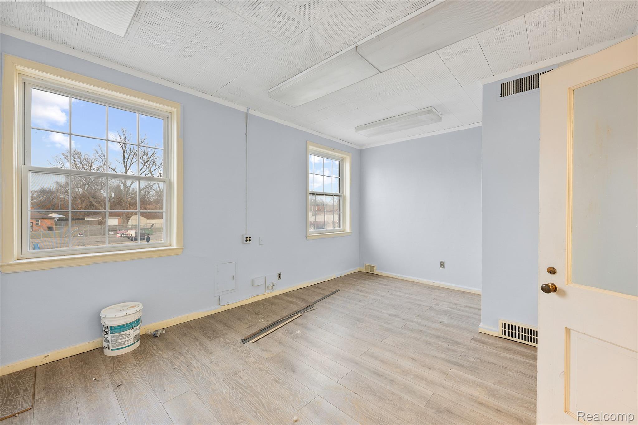 16625 Grand River Avenue Property Photo 27