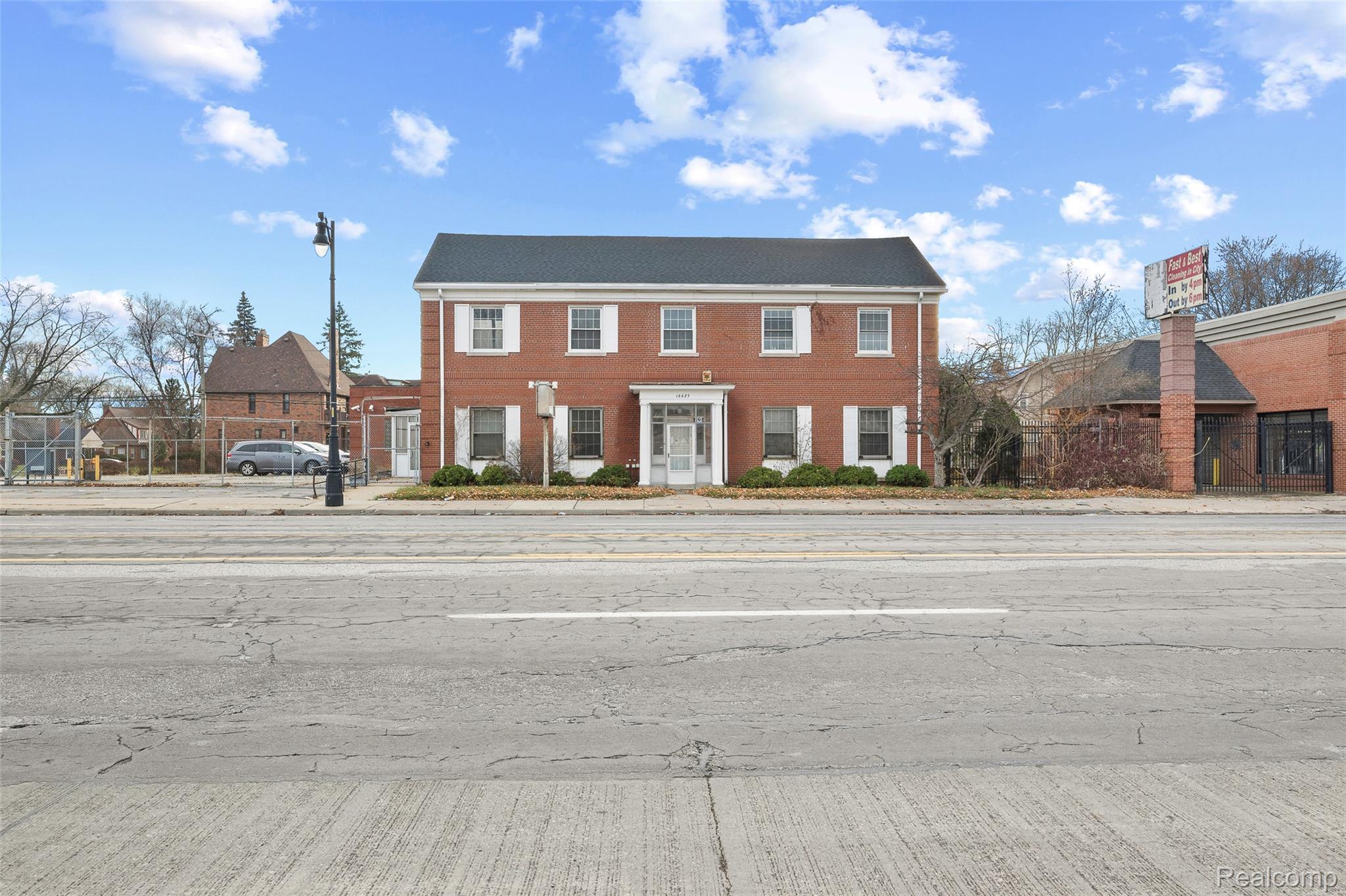 16625 Grand River Avenue Property Photo 28