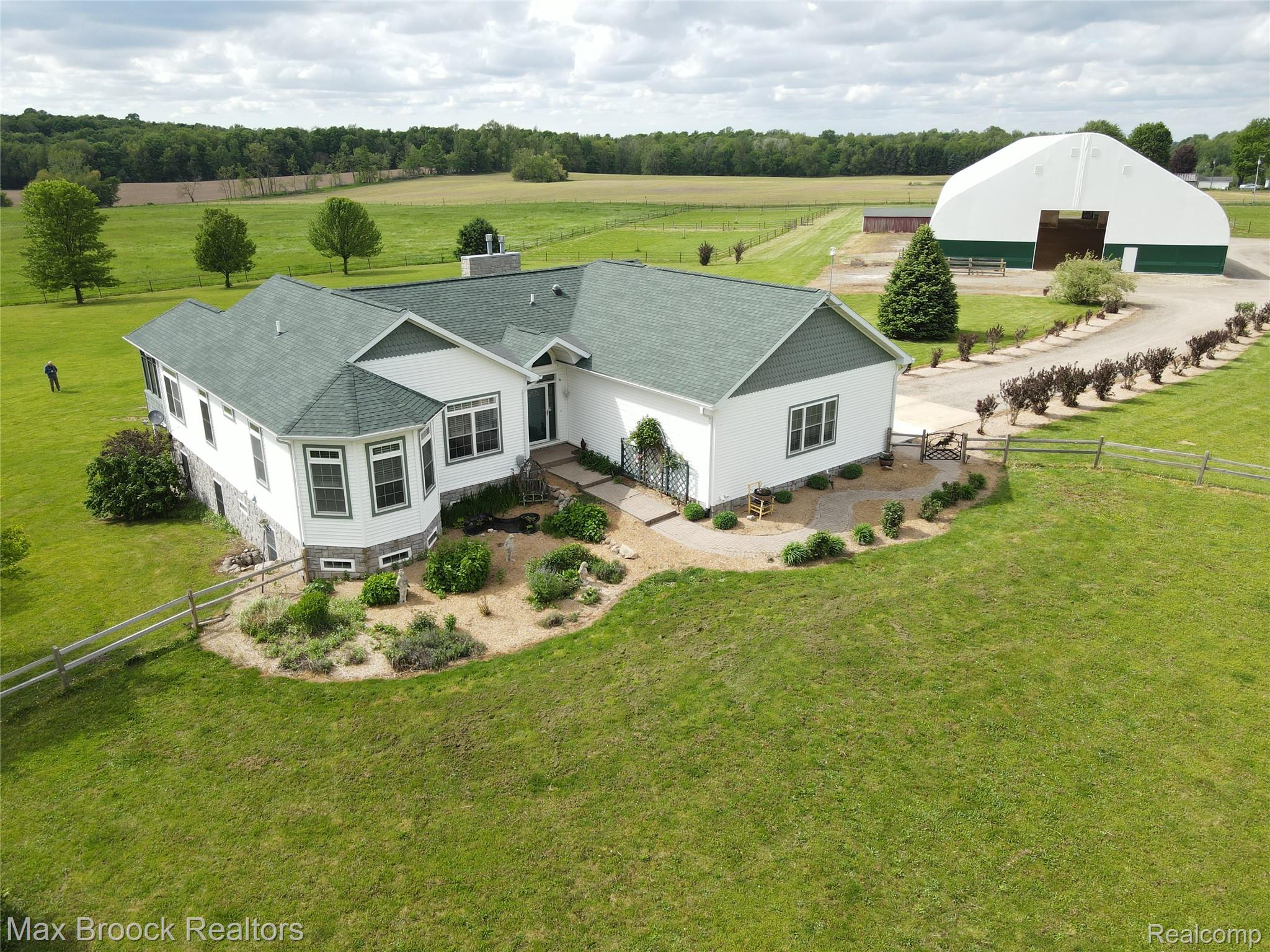 58282 Savage Road Property Photo 1
