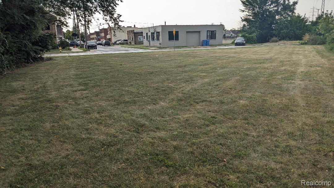 7120 Ternes Property Photo 1