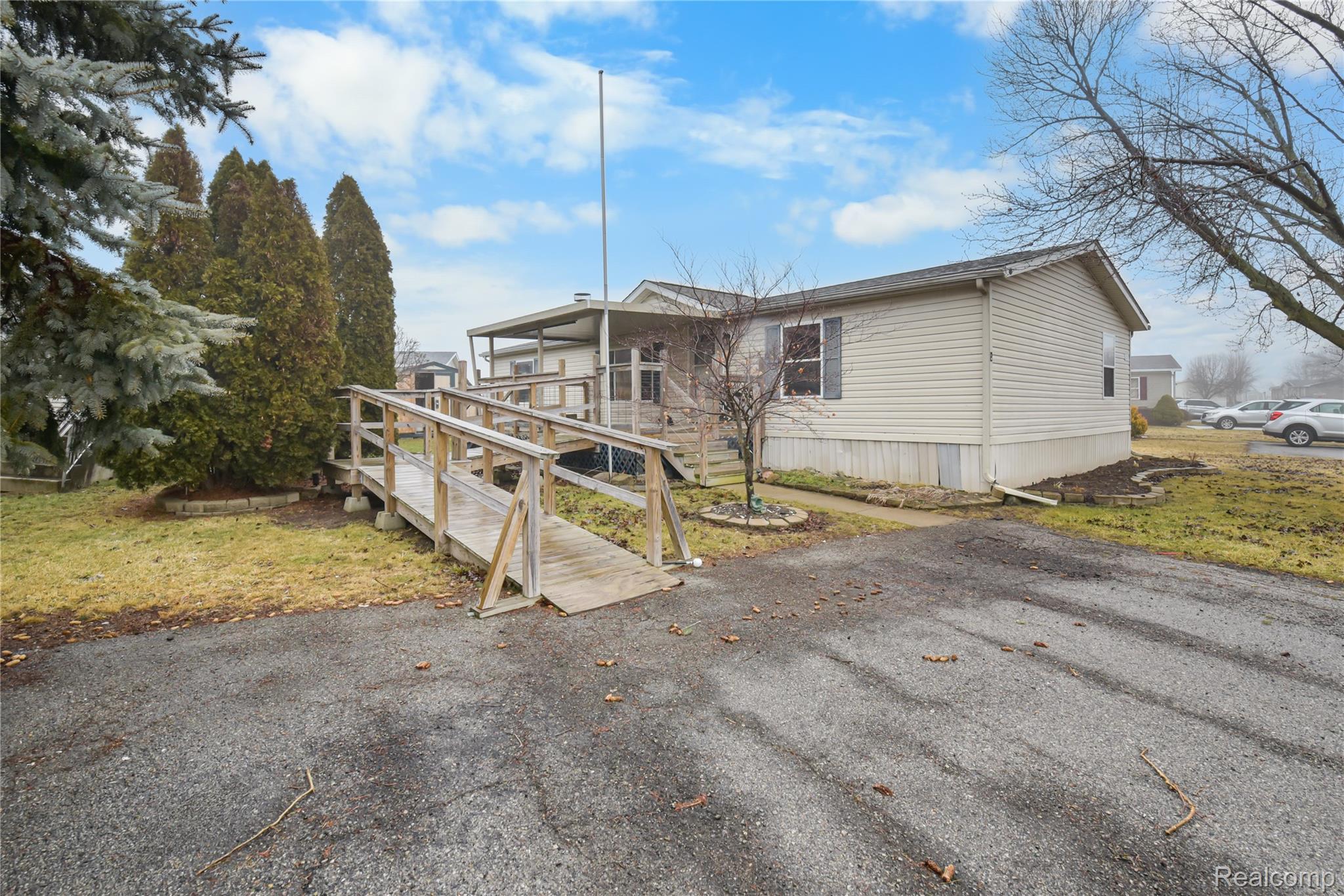 9072 Greentree Drive Property Photo 1