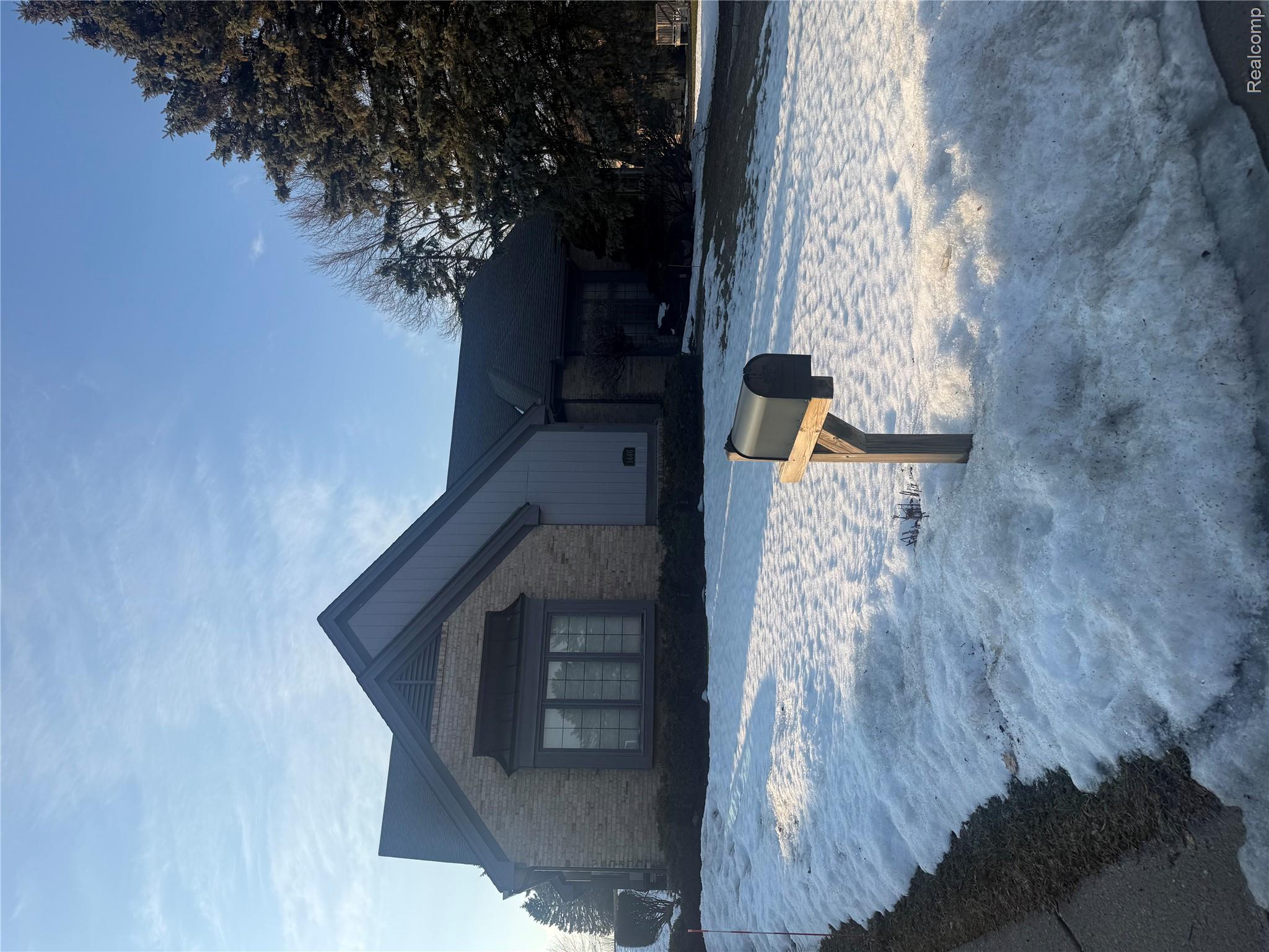 1446 Vistaview Drive Property Photo 1