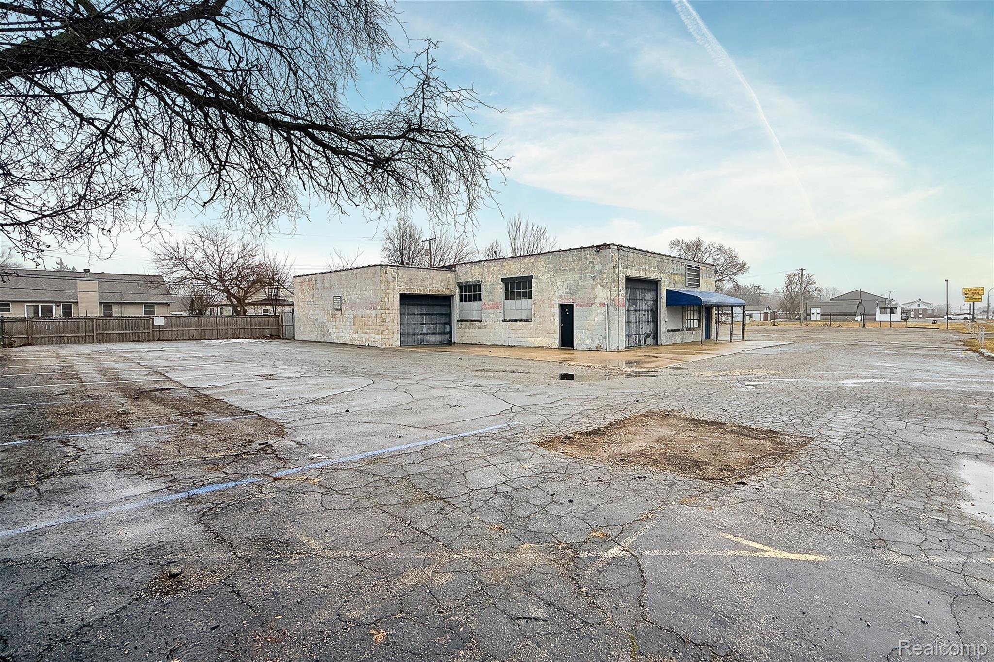 14239 Telegraph Road Property Photo 9
