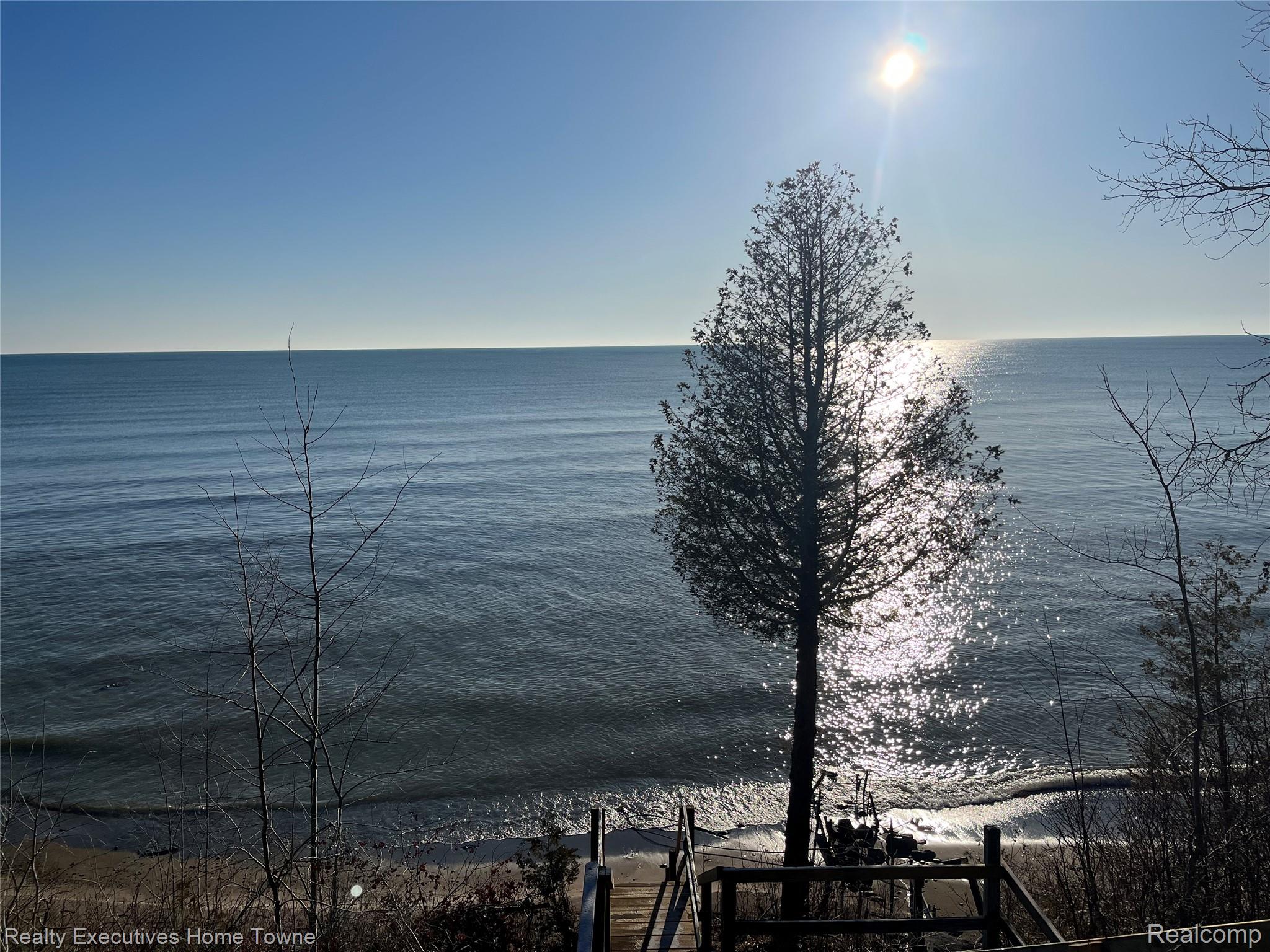 2255 Lakeshore Road Property Photo 1